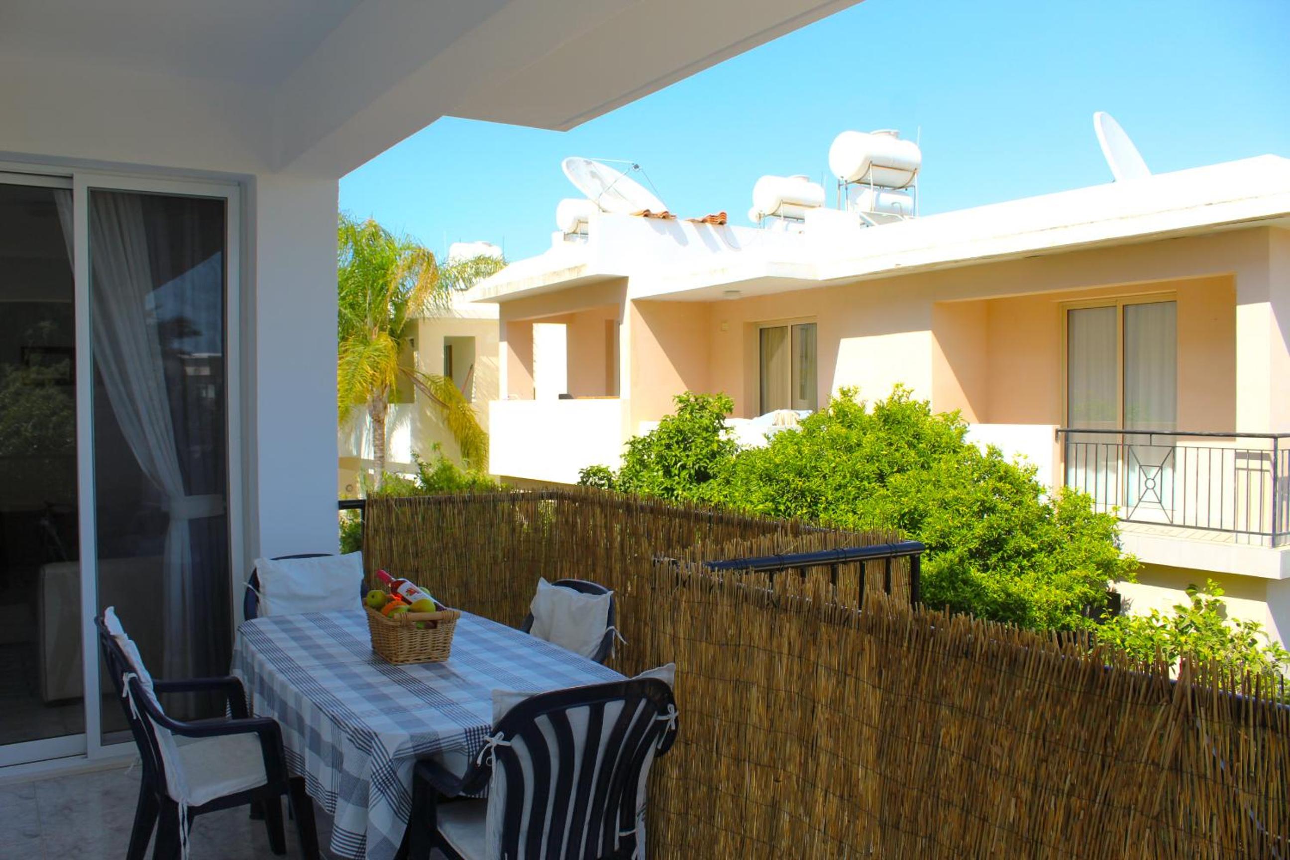Cozy 1 bedroom apartment in walking distance to the municipal beach