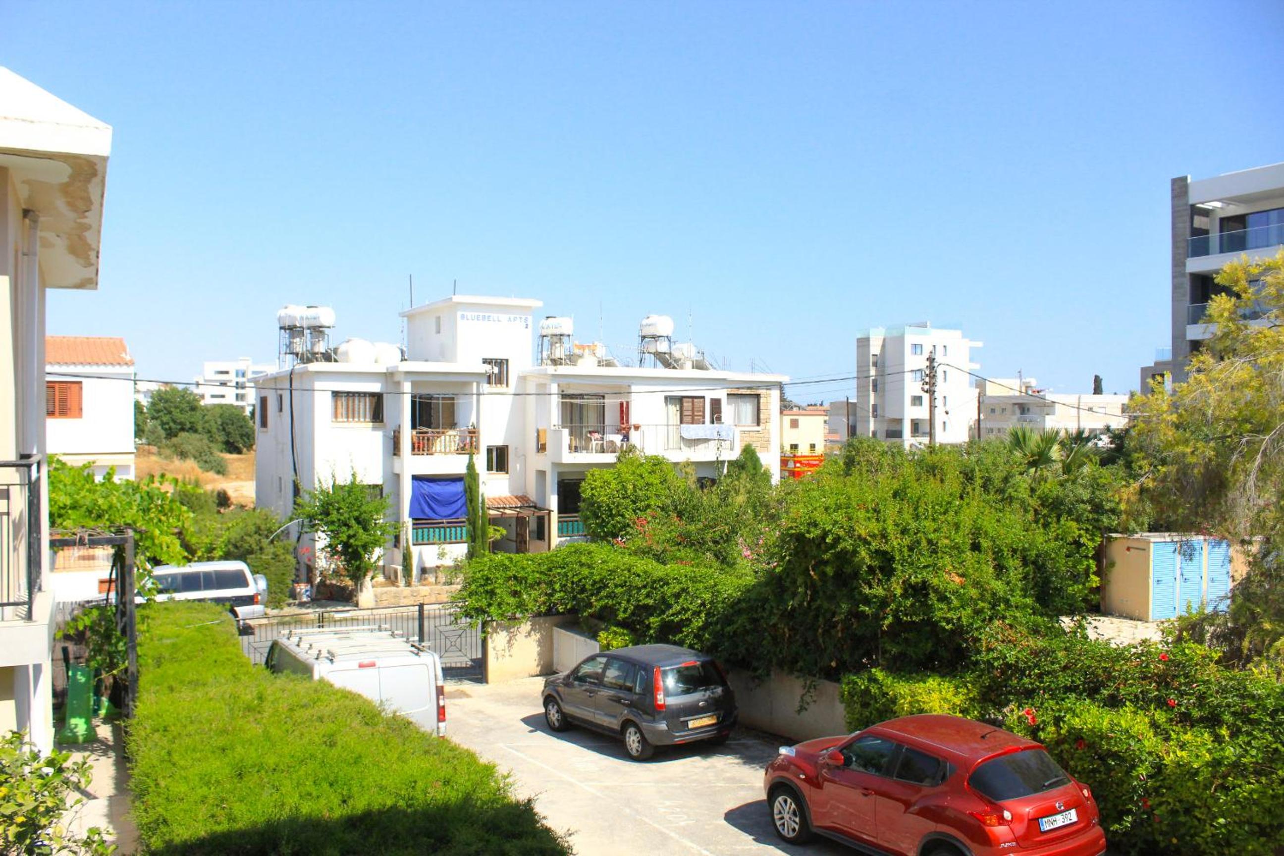 Cozy 1 bedroom apartment in walking distance to the municipal beach