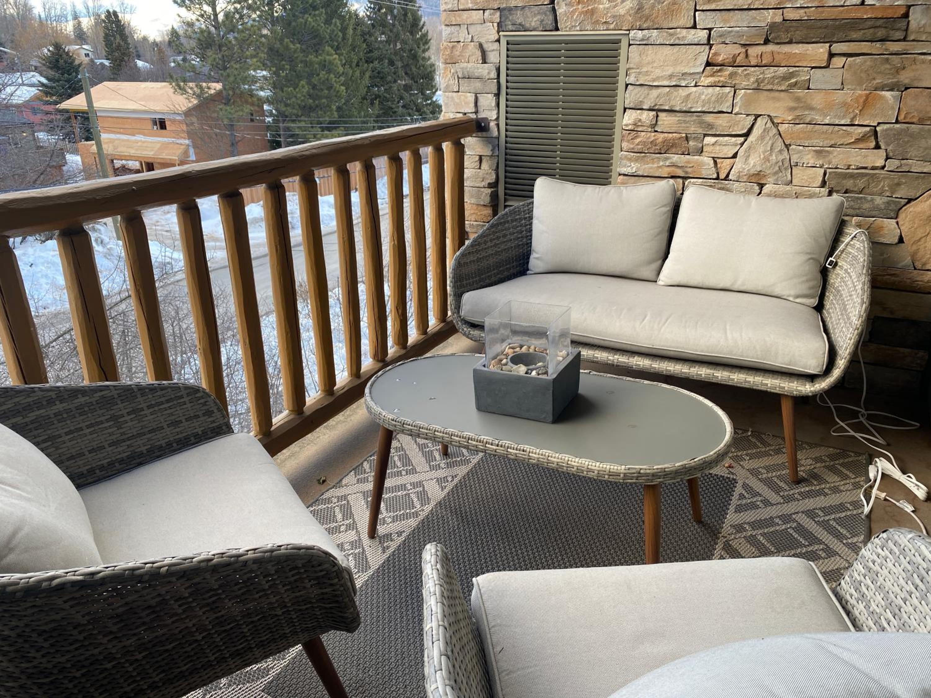 Silver Rock Condominiums by Fernie Central Reservations