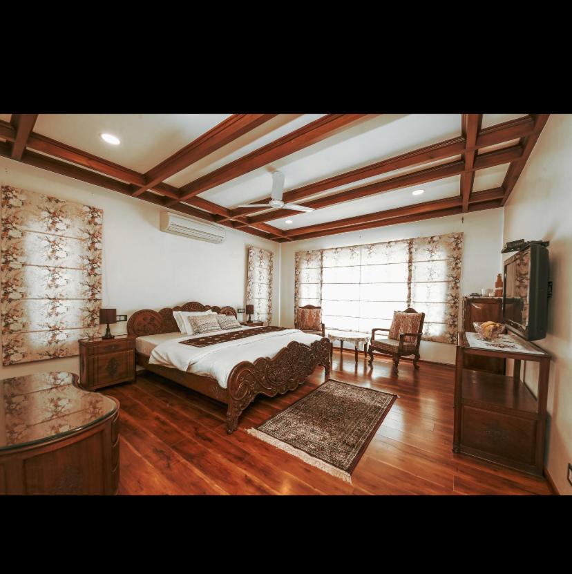 The Gardenia7