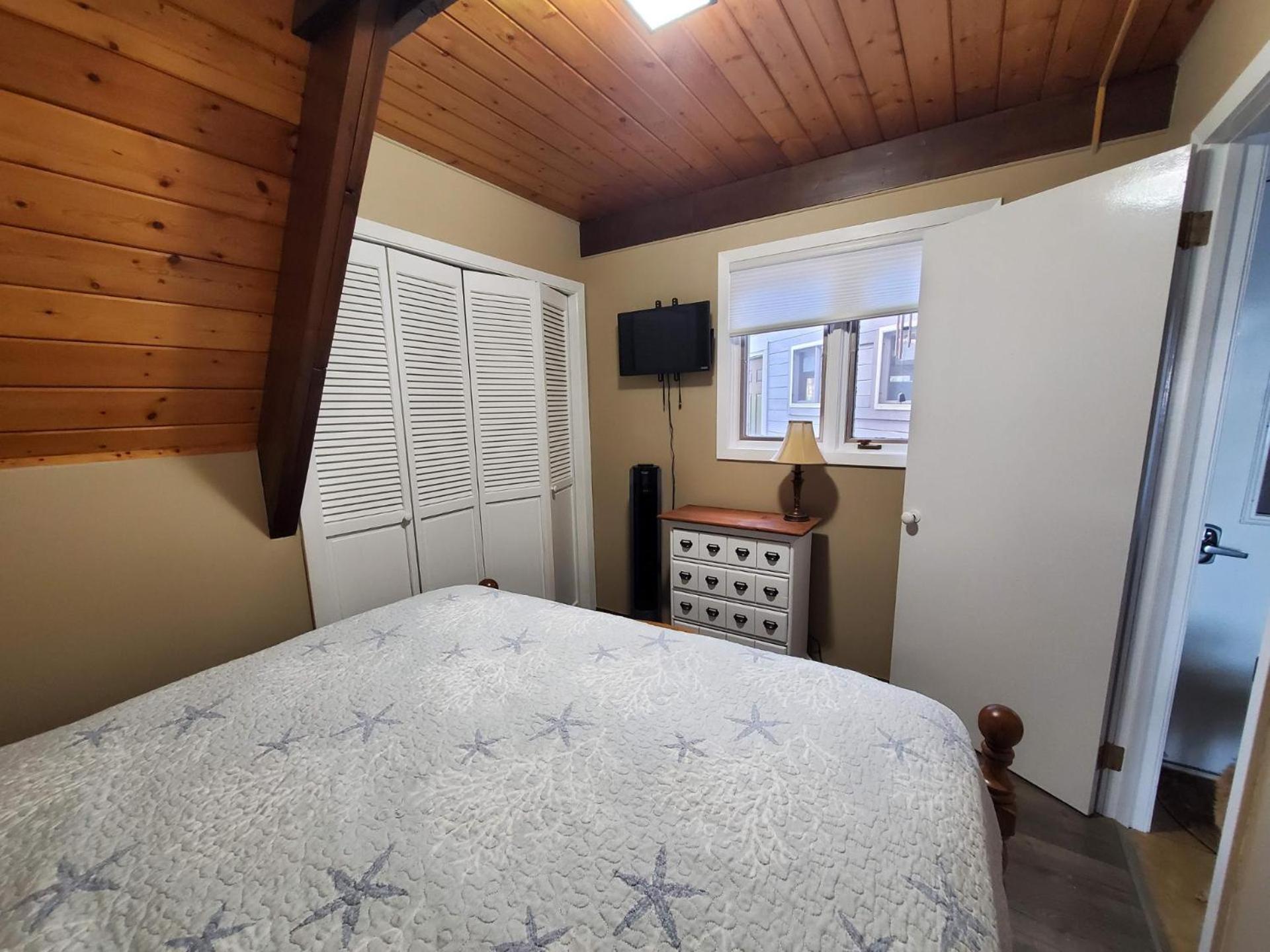 Sandy Beach Retreat on Big Spirit Lake