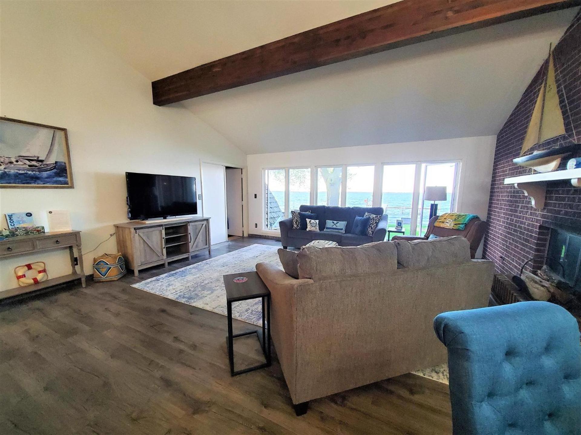 Sandy Beach Retreat on Big Spirit Lake