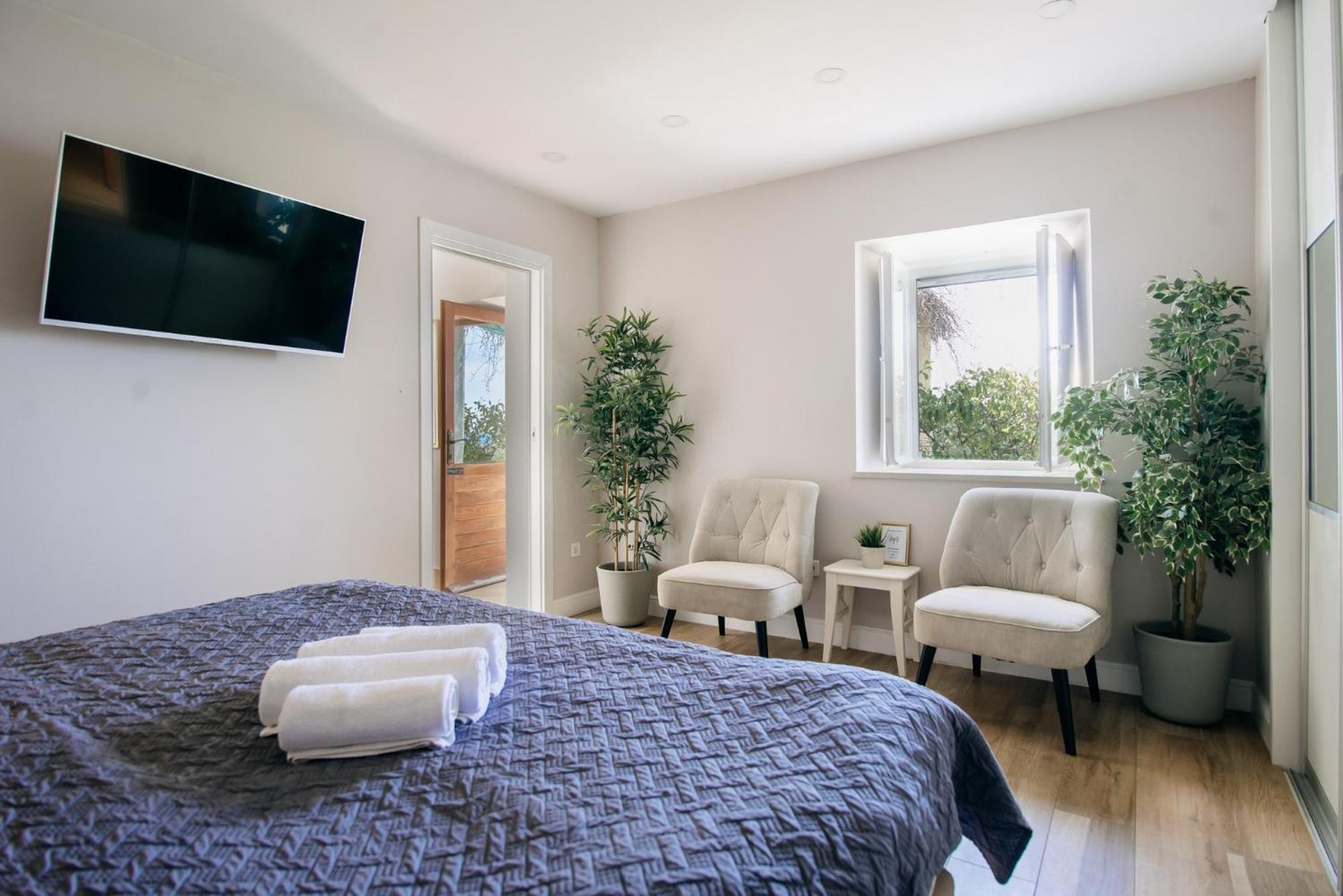 SEA PEARL APARTMENTS by DuHomes