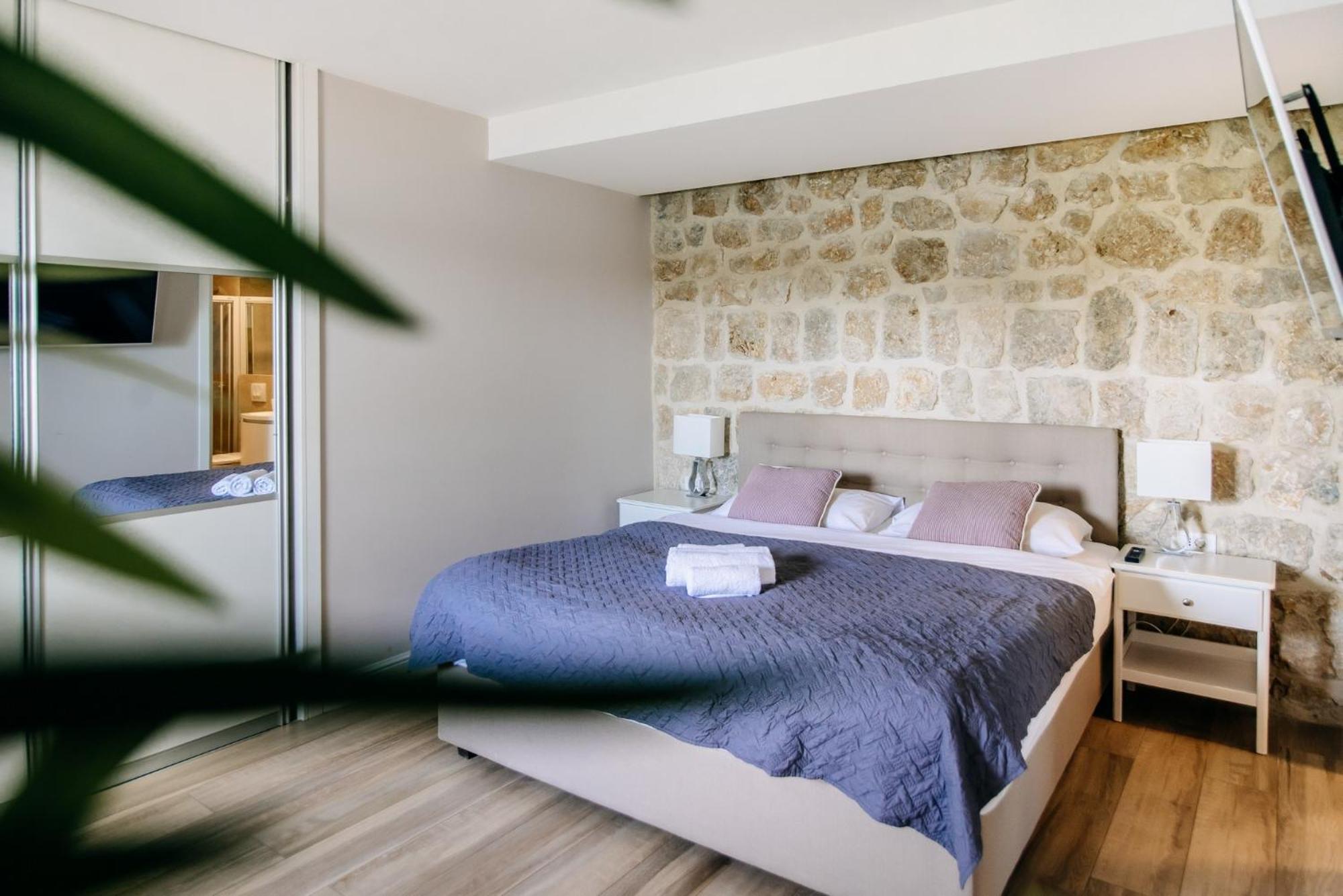 SEA PEARL APARTMENTS by DuHomes