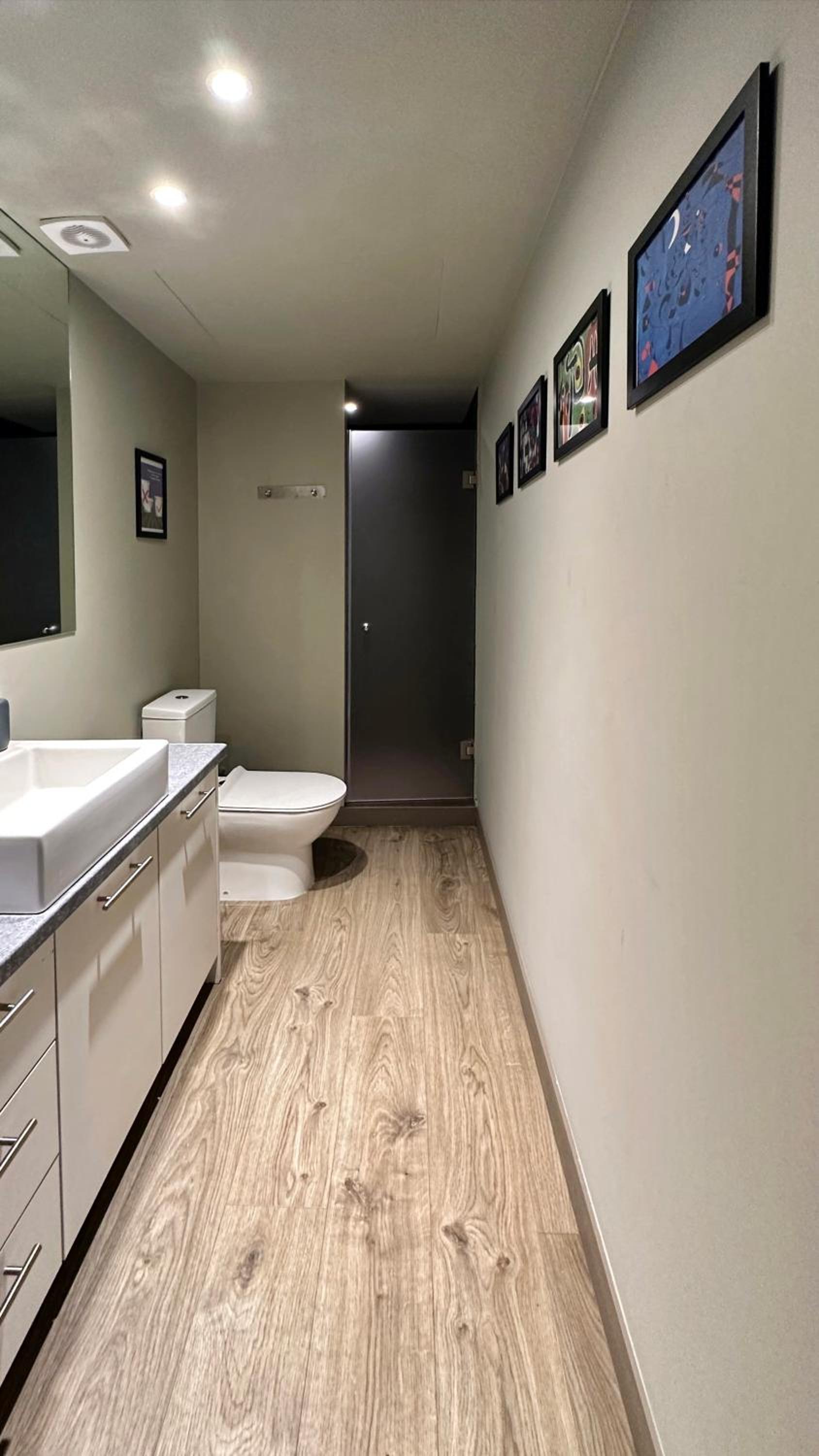 Athens Suites en Athens — bathroom