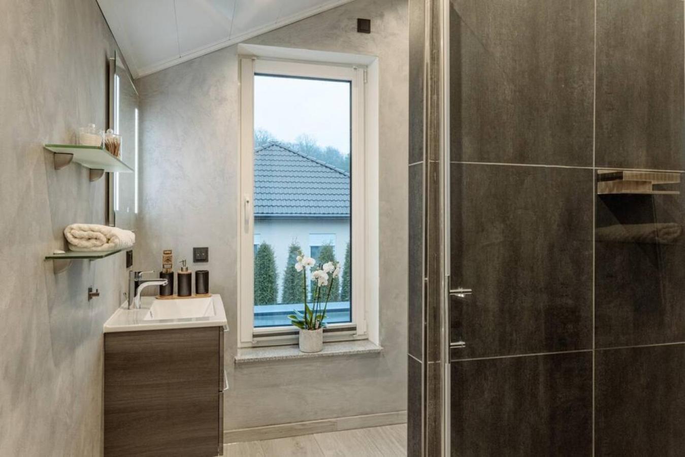 Modern Oasis HotTub, View, Gym