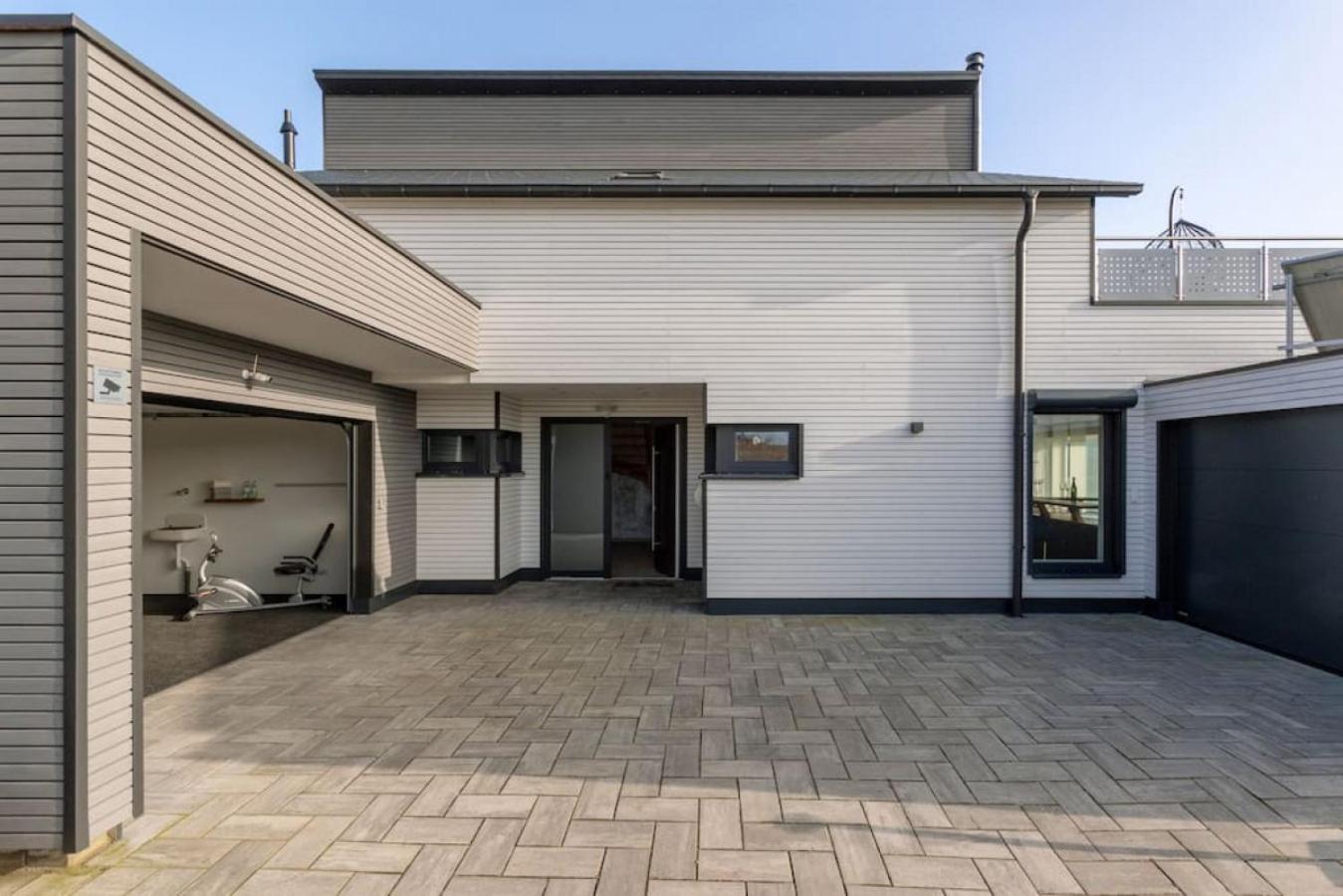 Modern Oasis HotTub, View, Gym
