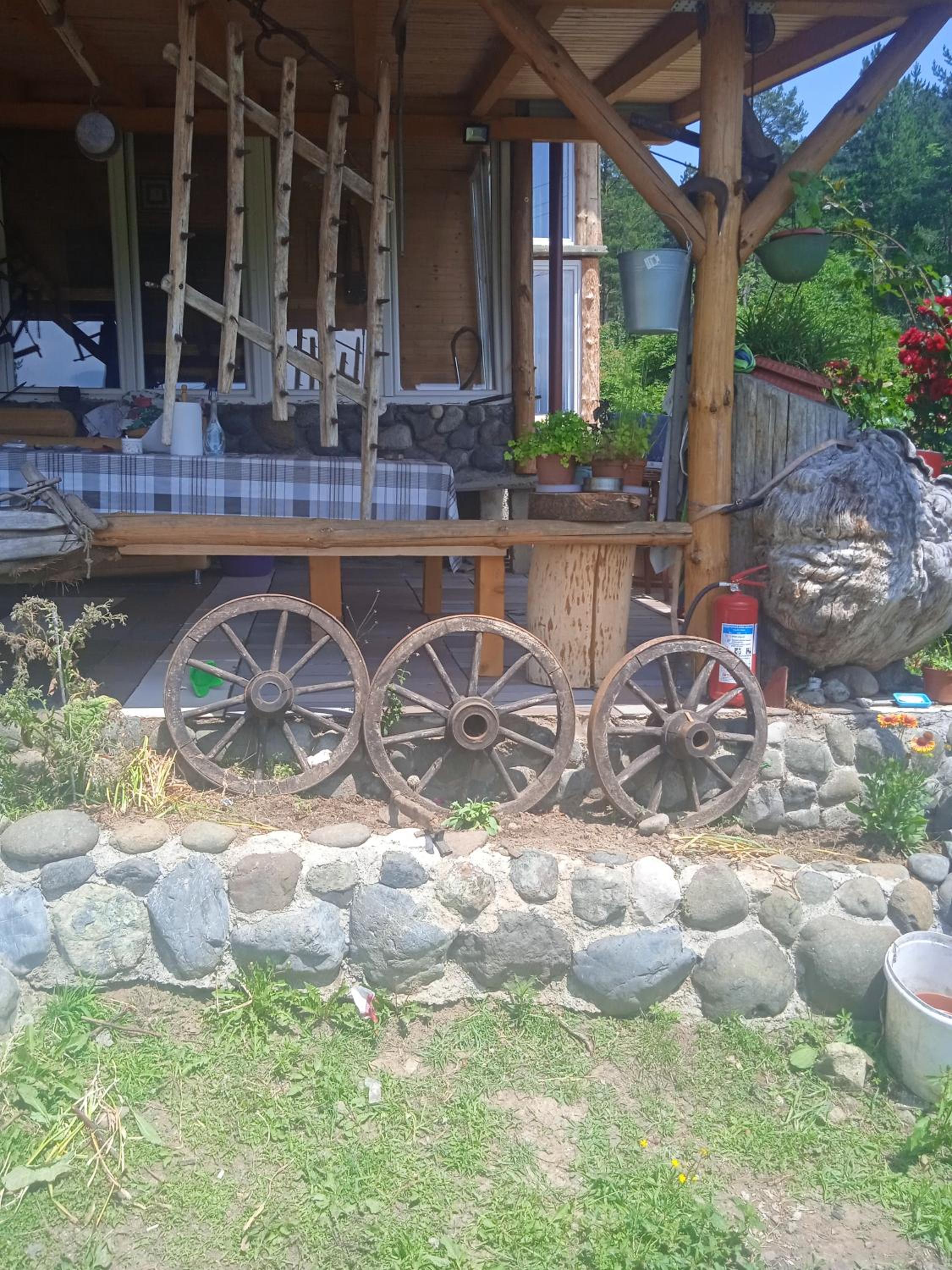 Spacious and Charming House in Vozuća with Large Garden