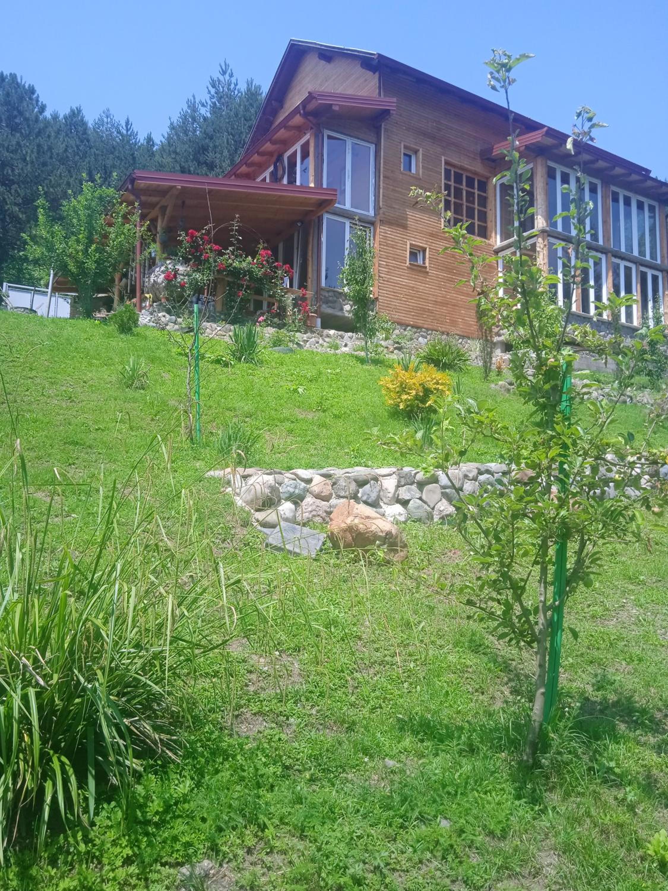 Spacious and Charming House in Vozuća with Large Garden