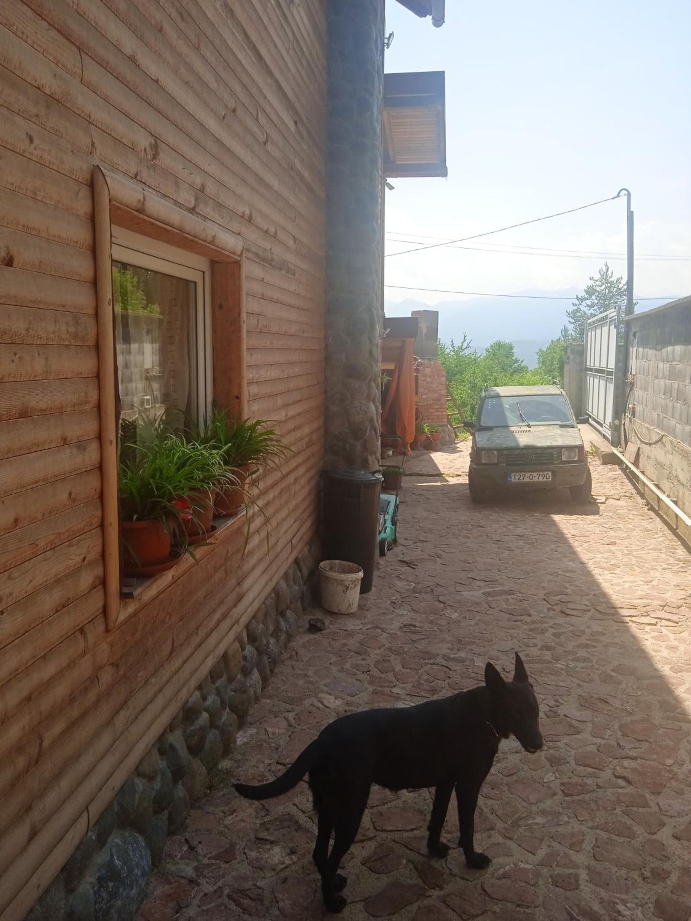 Spacious and Charming House in Vozuća with Large Garden