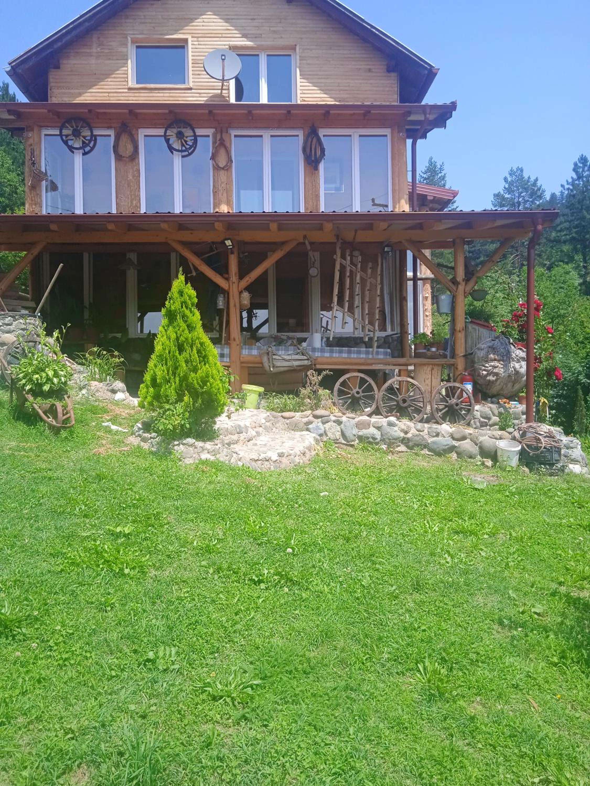 Spacious and Charming House in Vozuća with Large Garden