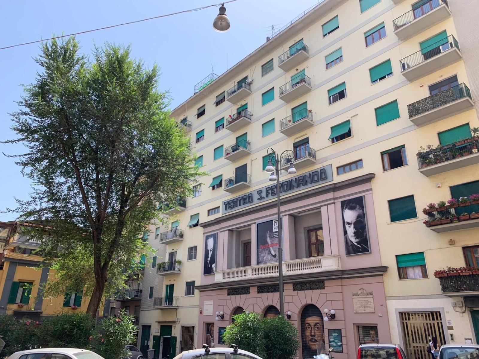 VIVI A NAPOLI