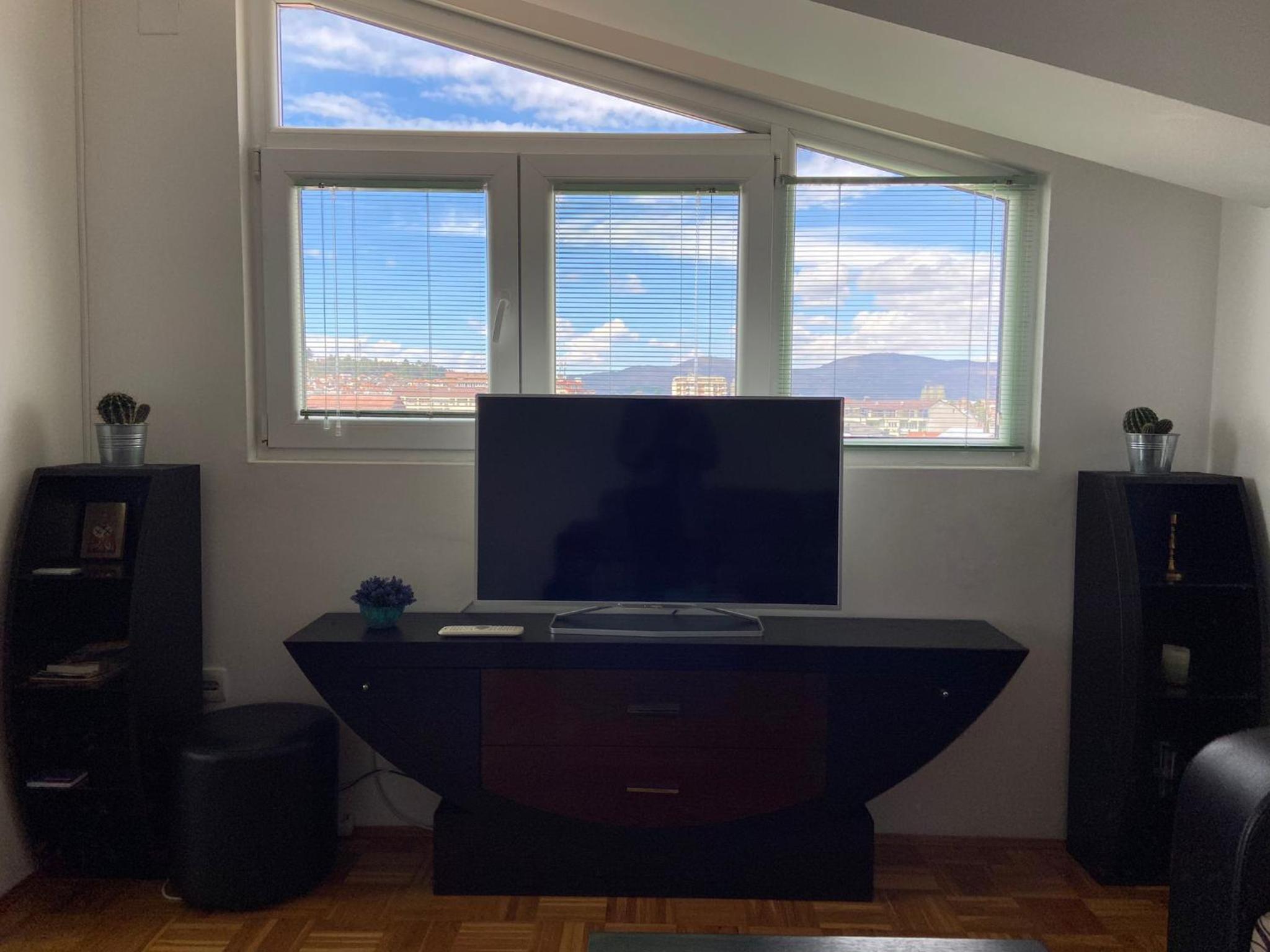 Deluxe Apartment Roland view 2