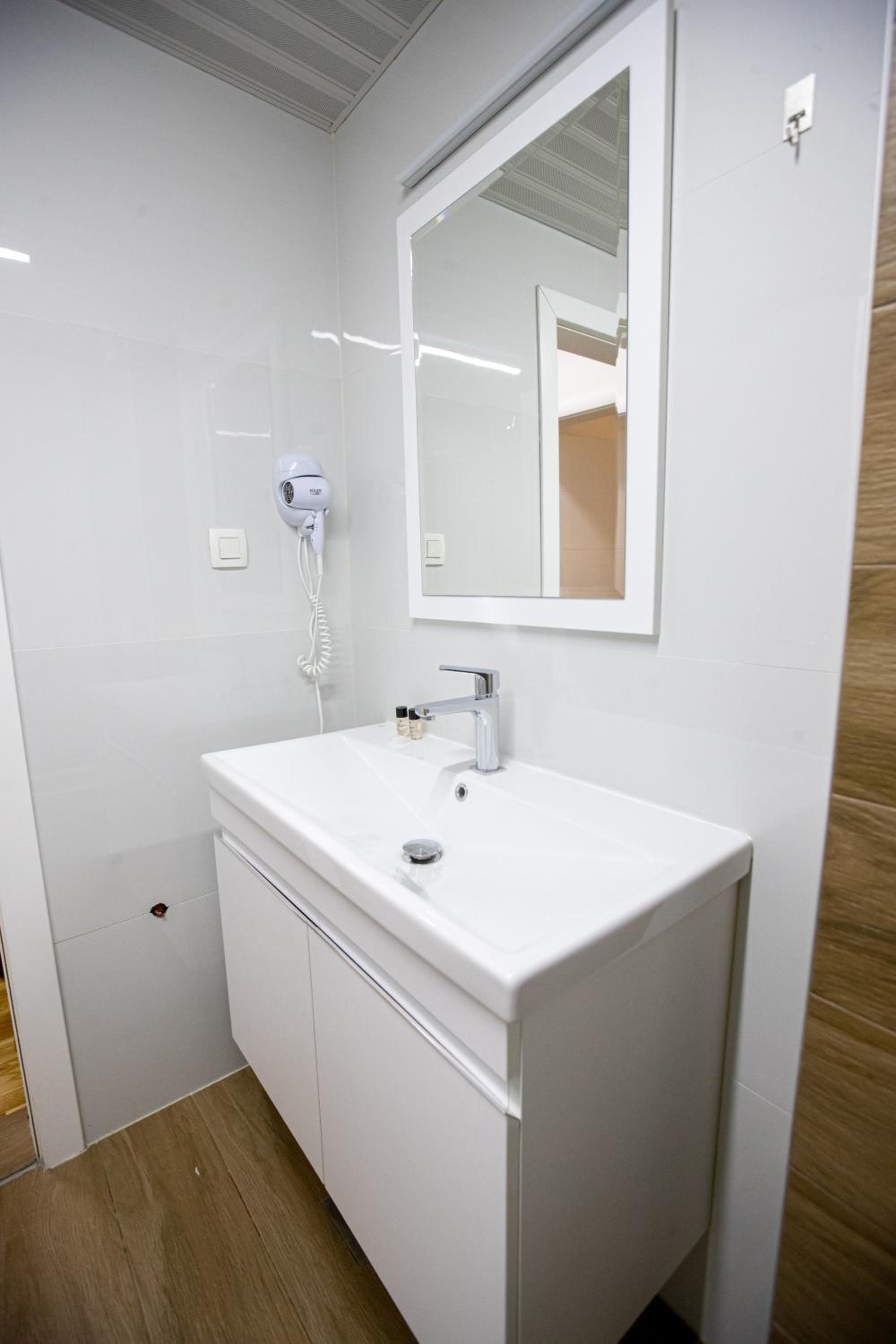 Queens Central Apartments view 3