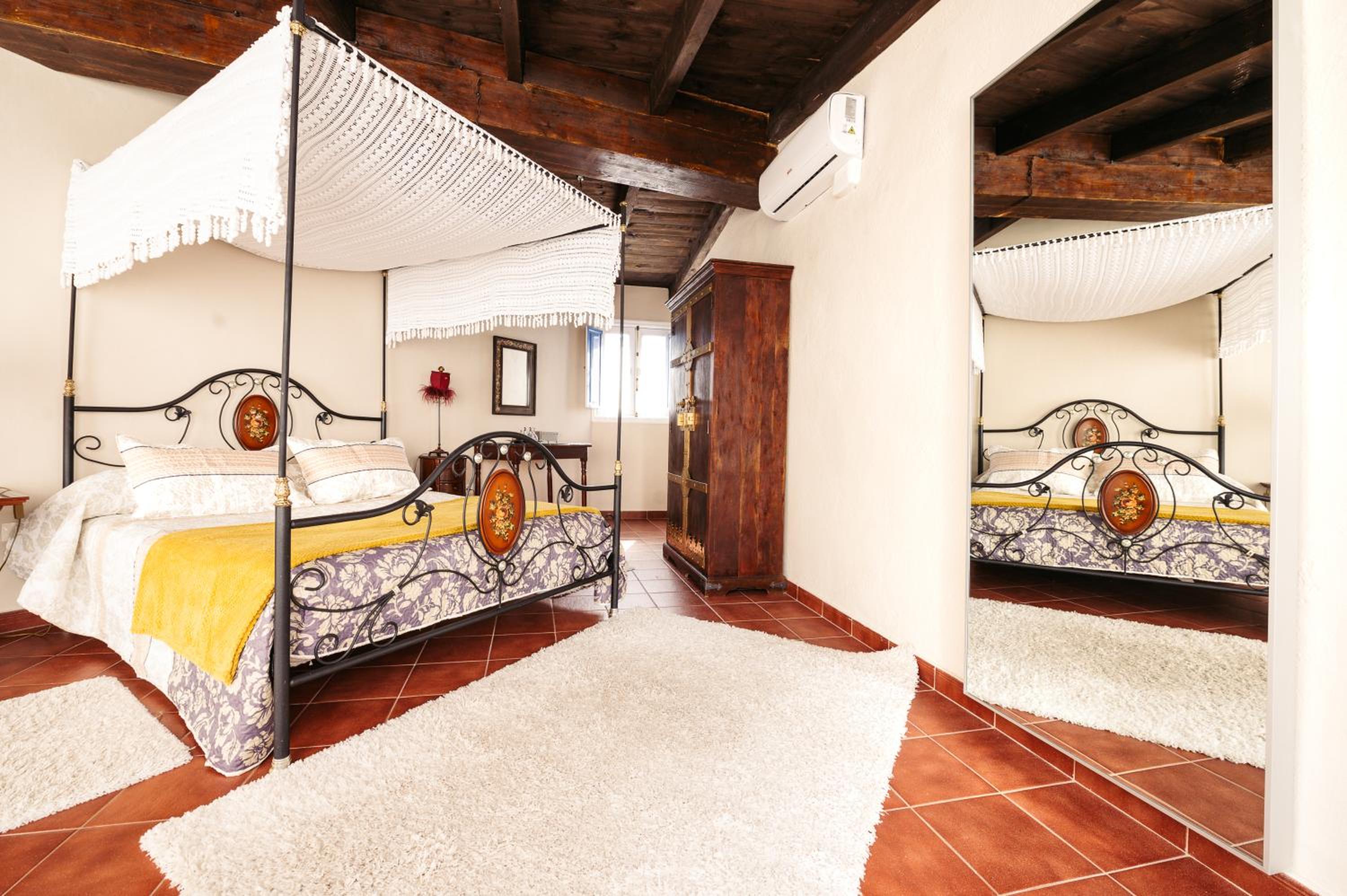 Authentic Canary Style Villa with private pool and garden- Casa Juan Vera