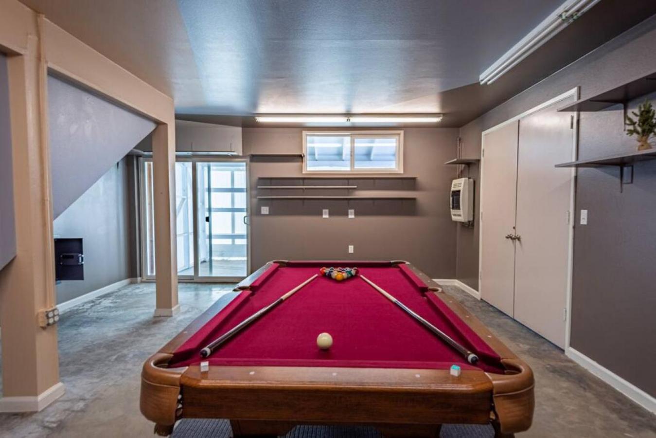 Alpine 4 Bedroom Retreat with Hot tub and Pool table view 4