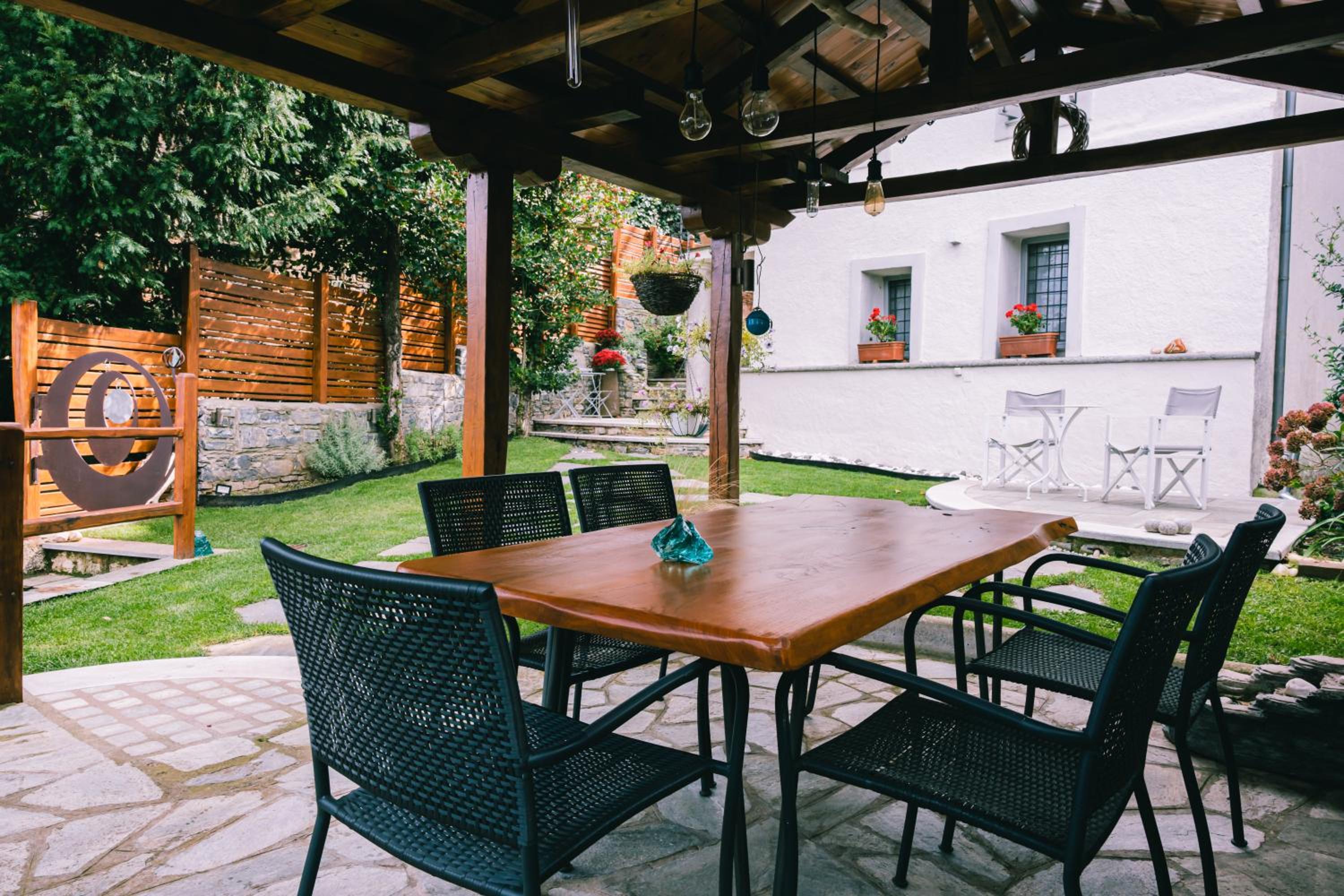 Rustic Rose - Private Premium house