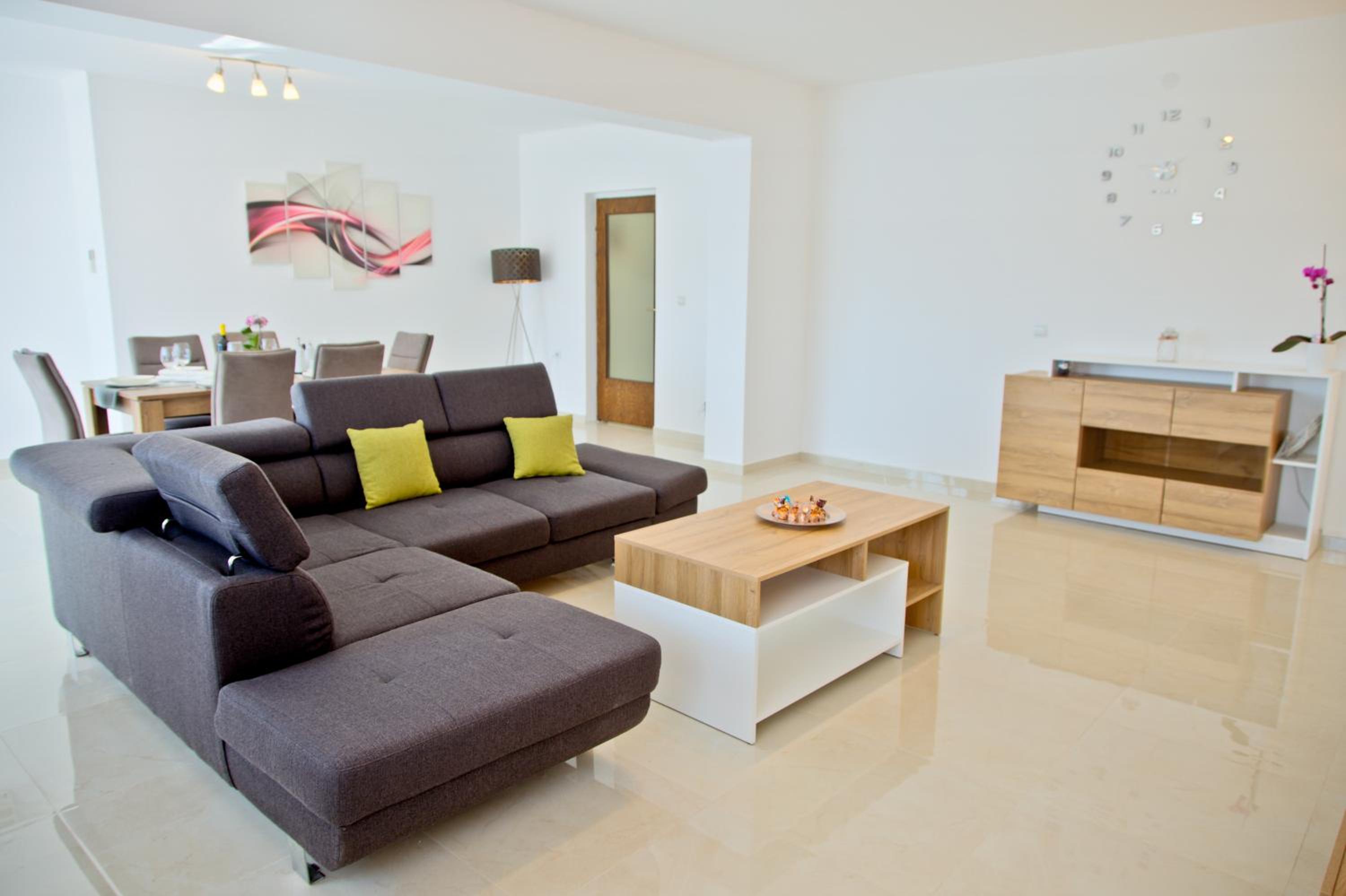 Apartment Karolina - green oasis with free parking