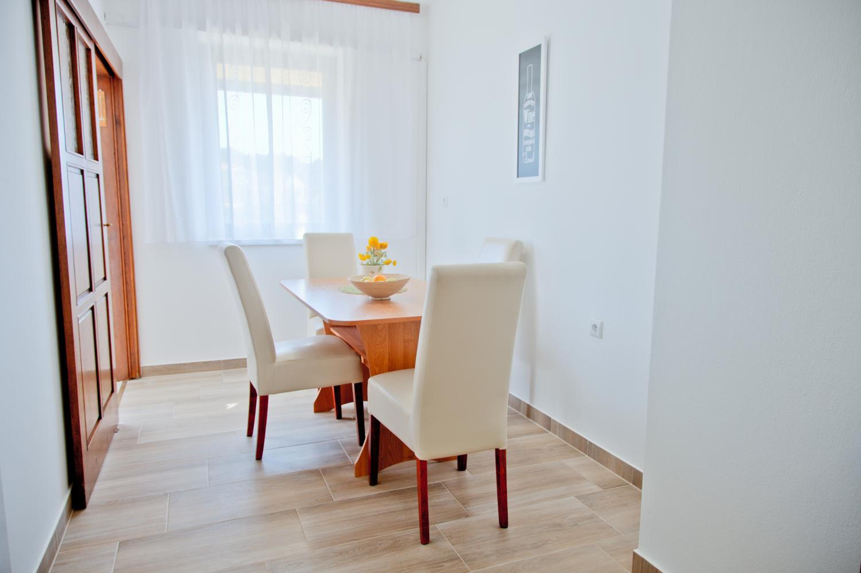 Apartment Karolina - green oasis with free parking