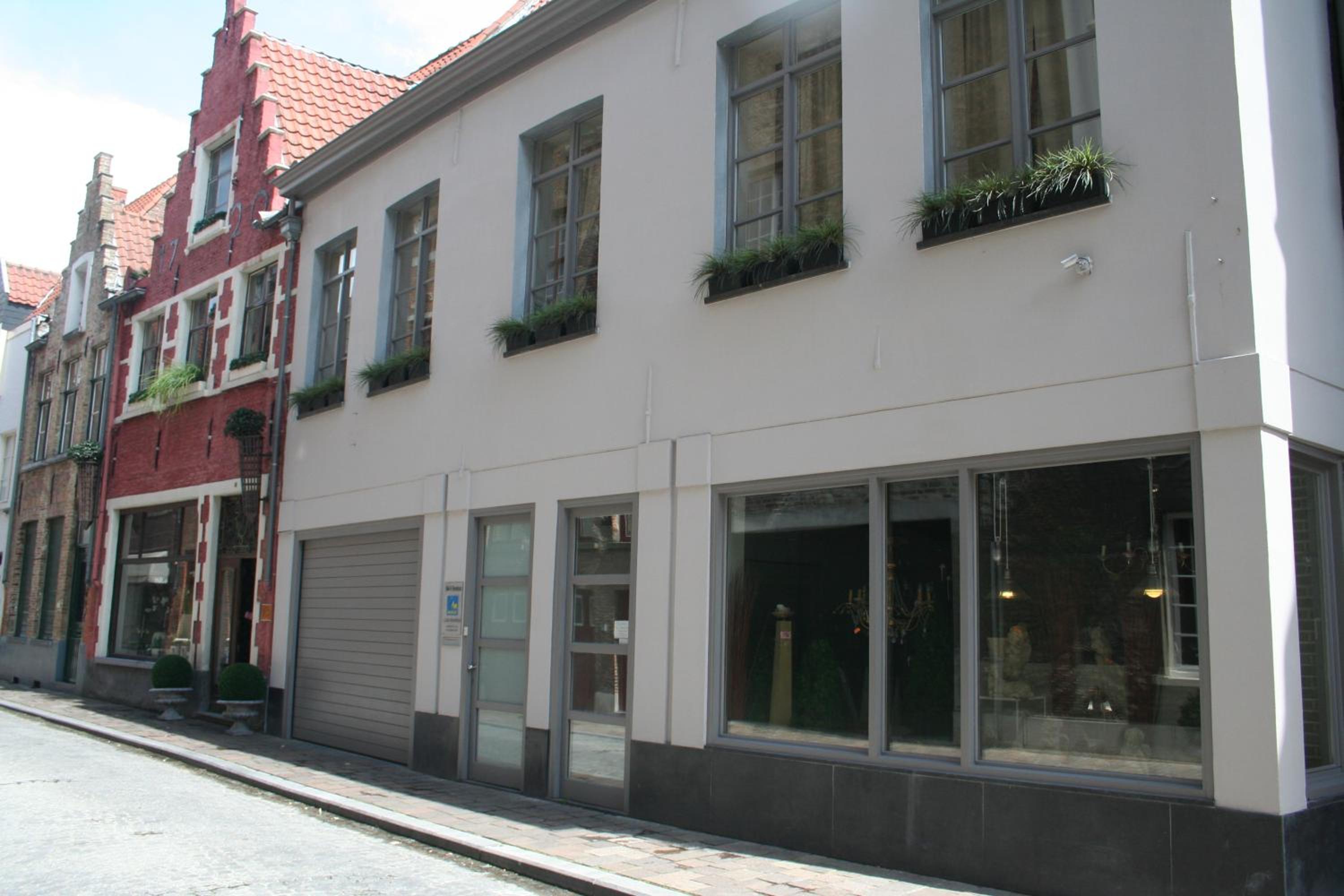 B&B Con Ampère