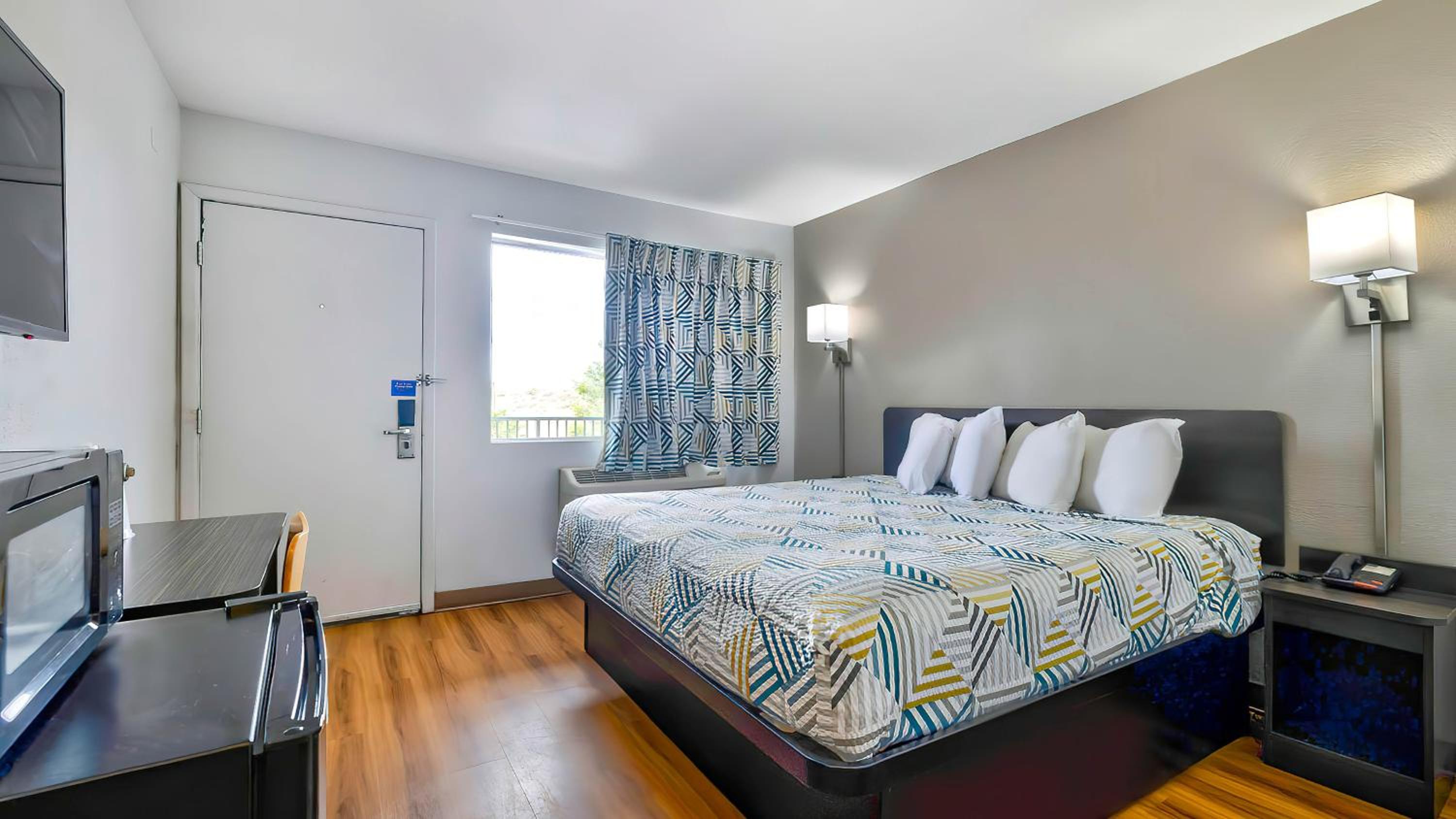 Gallup Vacations - Motel 6-Gallup, NM - Property Image 9