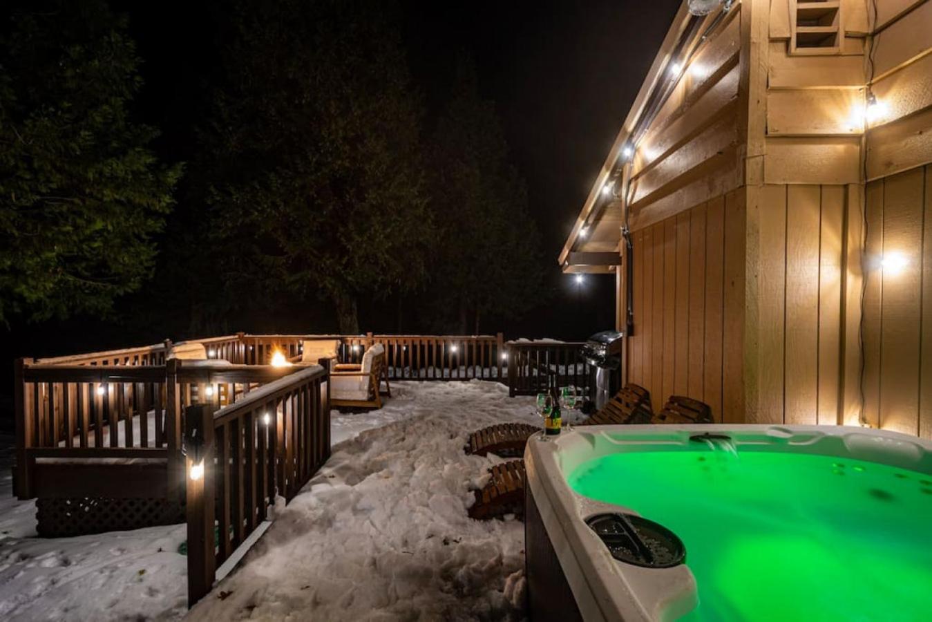 Sugarpine Trailhead Lodge at Lewis Creek Upper Trailhead just 7 miles from Yosemite