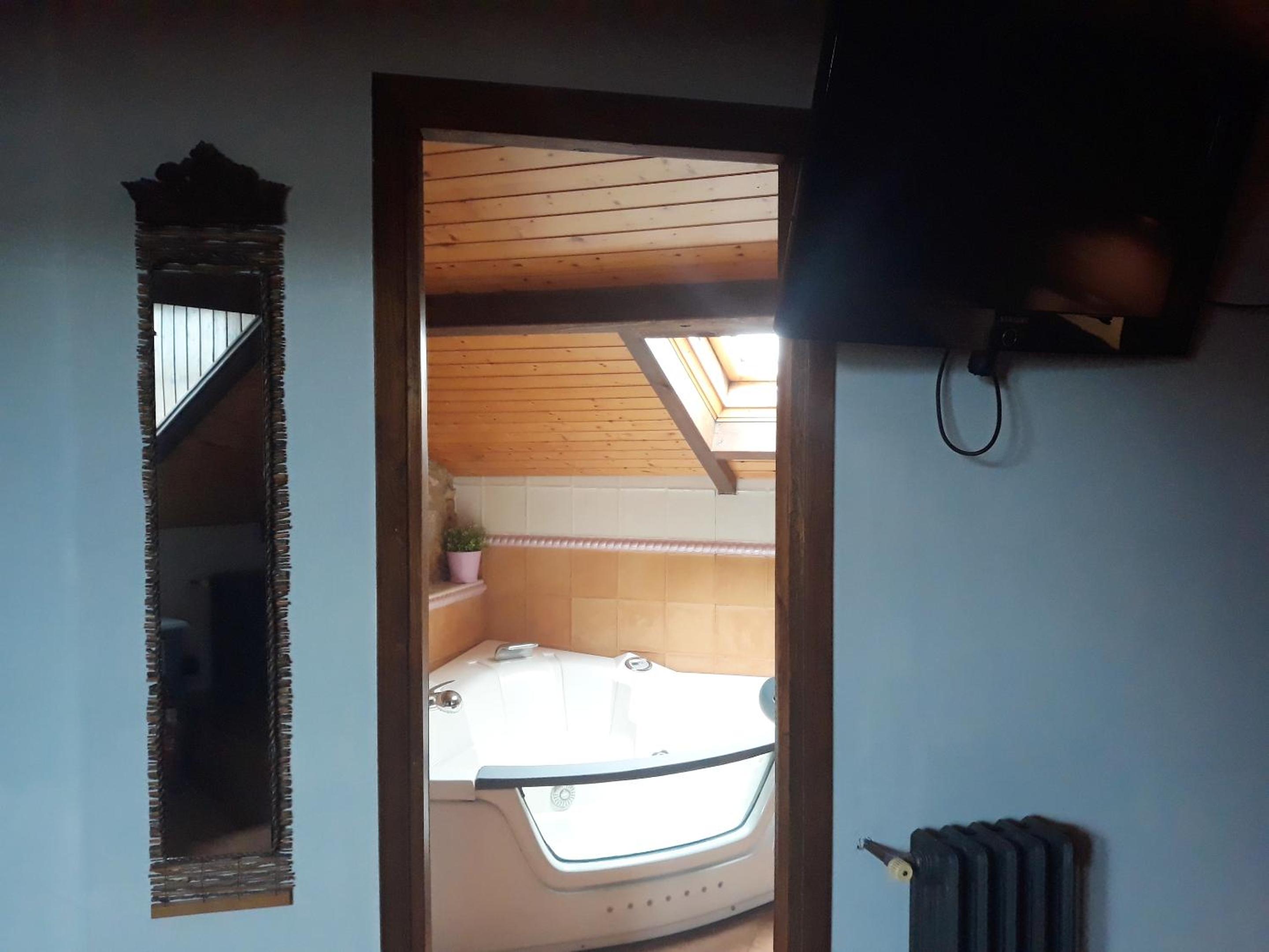 Spacious house with mountain view in Premio