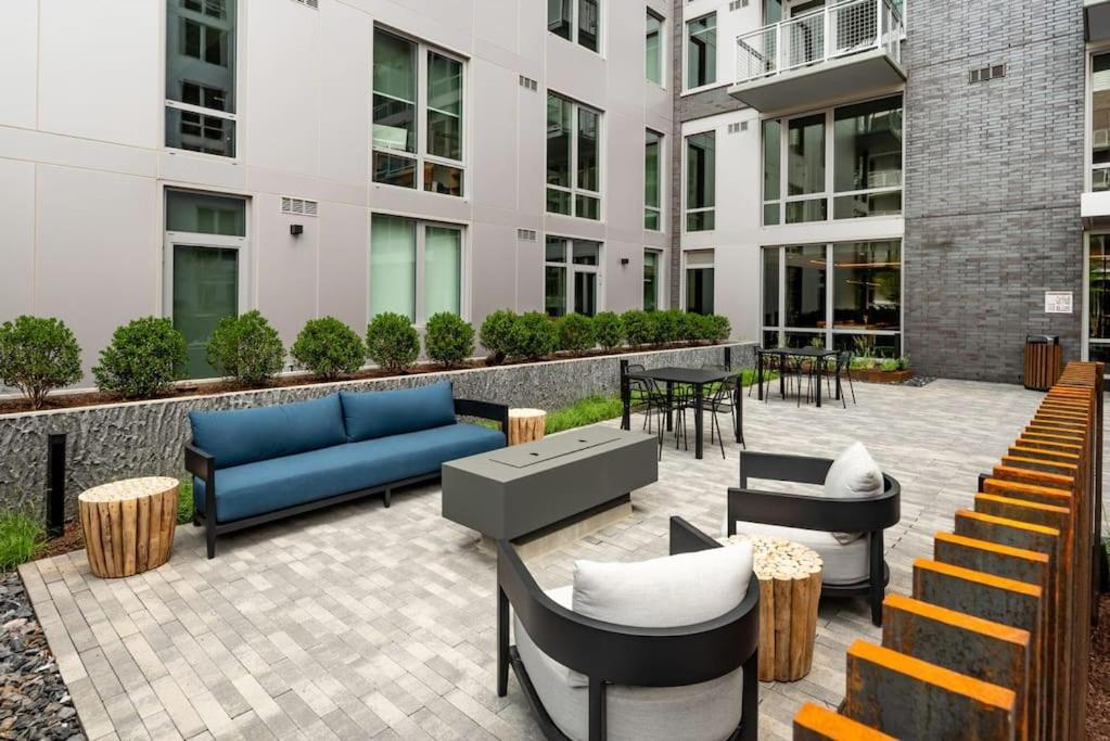 Gorgeous 1 Bedroom At Clarendon With Gym and Rooftop