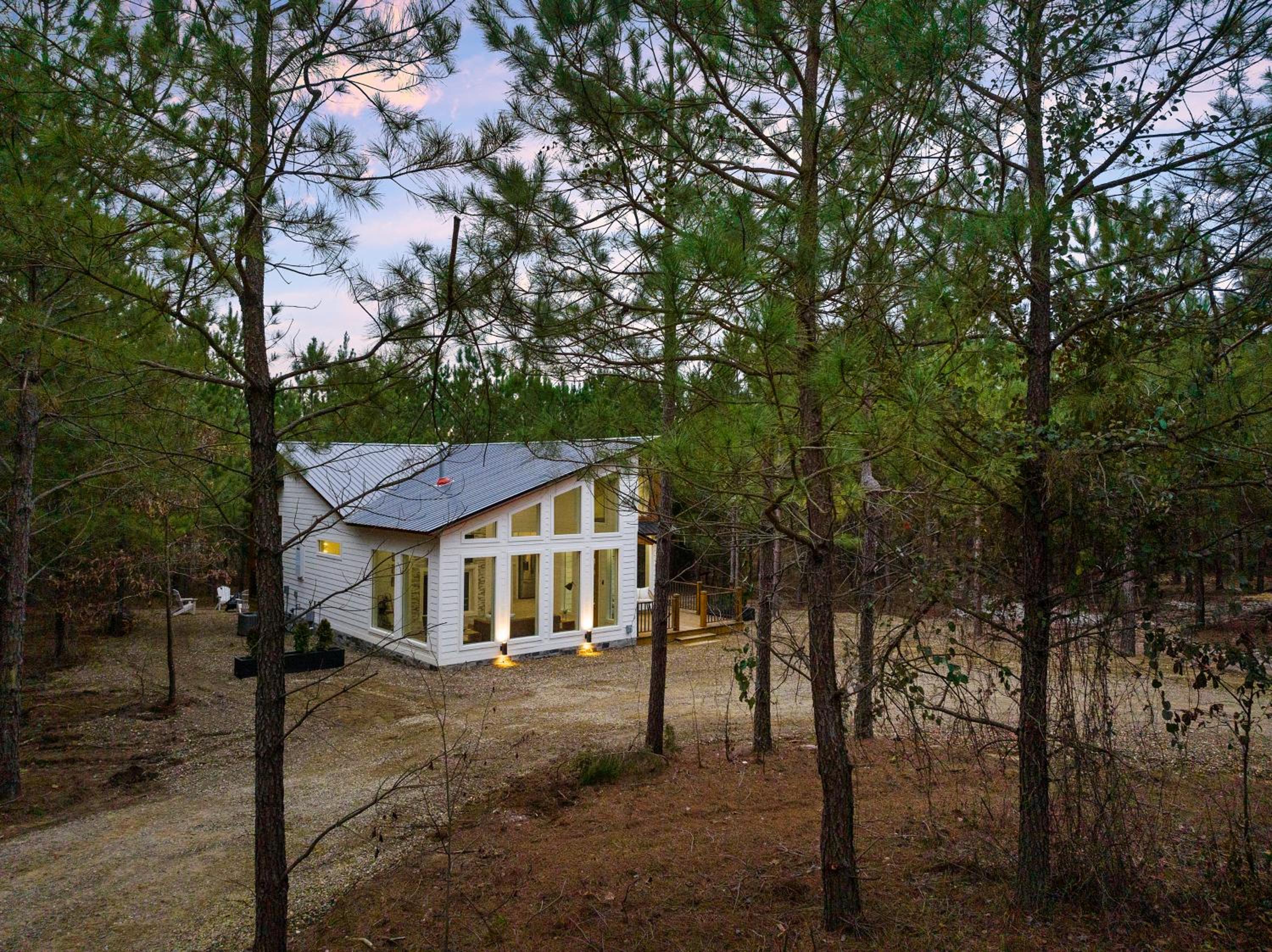 Sugar in the Pines - Luxury Honeymoon Cabin view 3