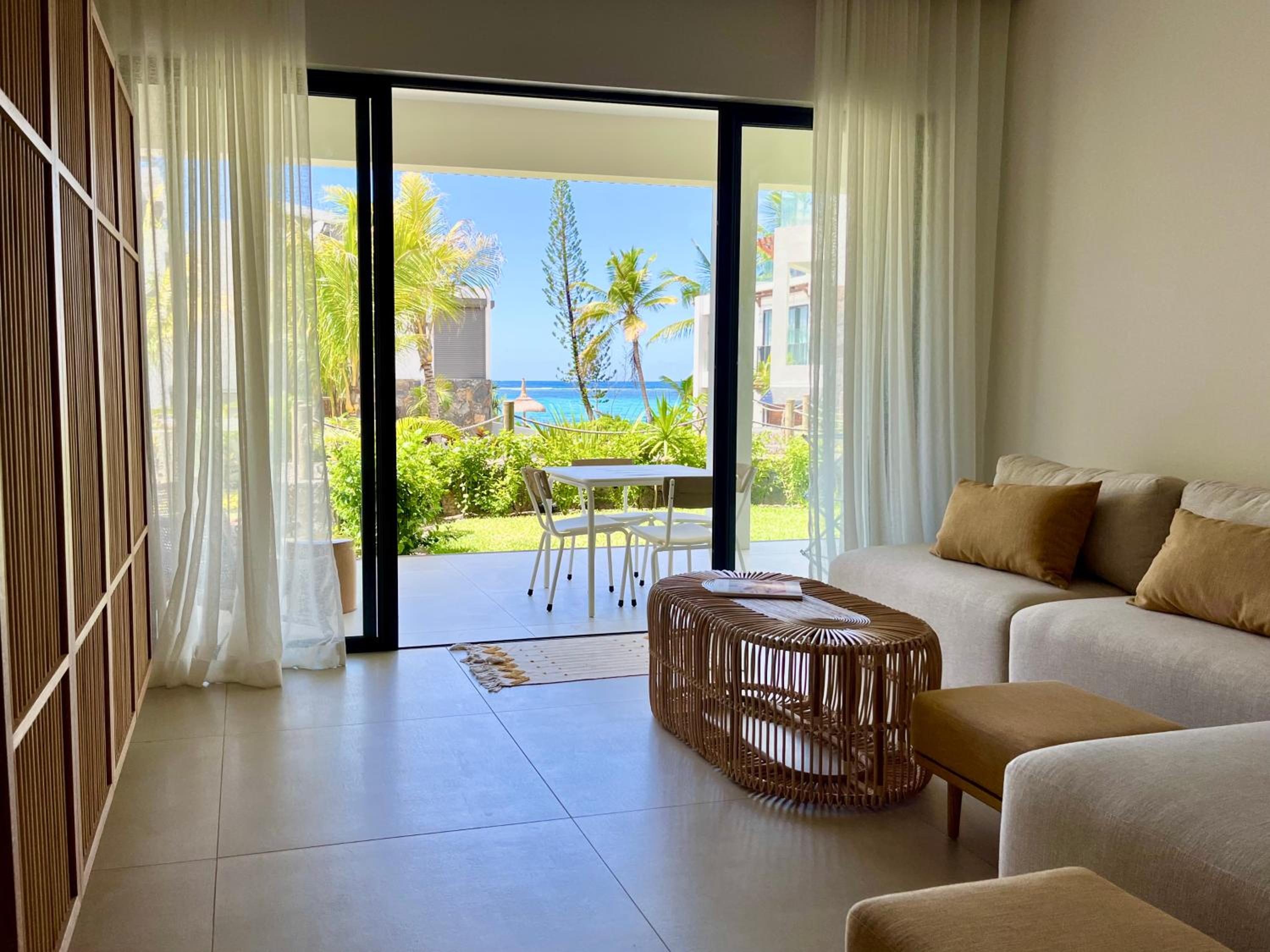 Exclusive beachfront apartment