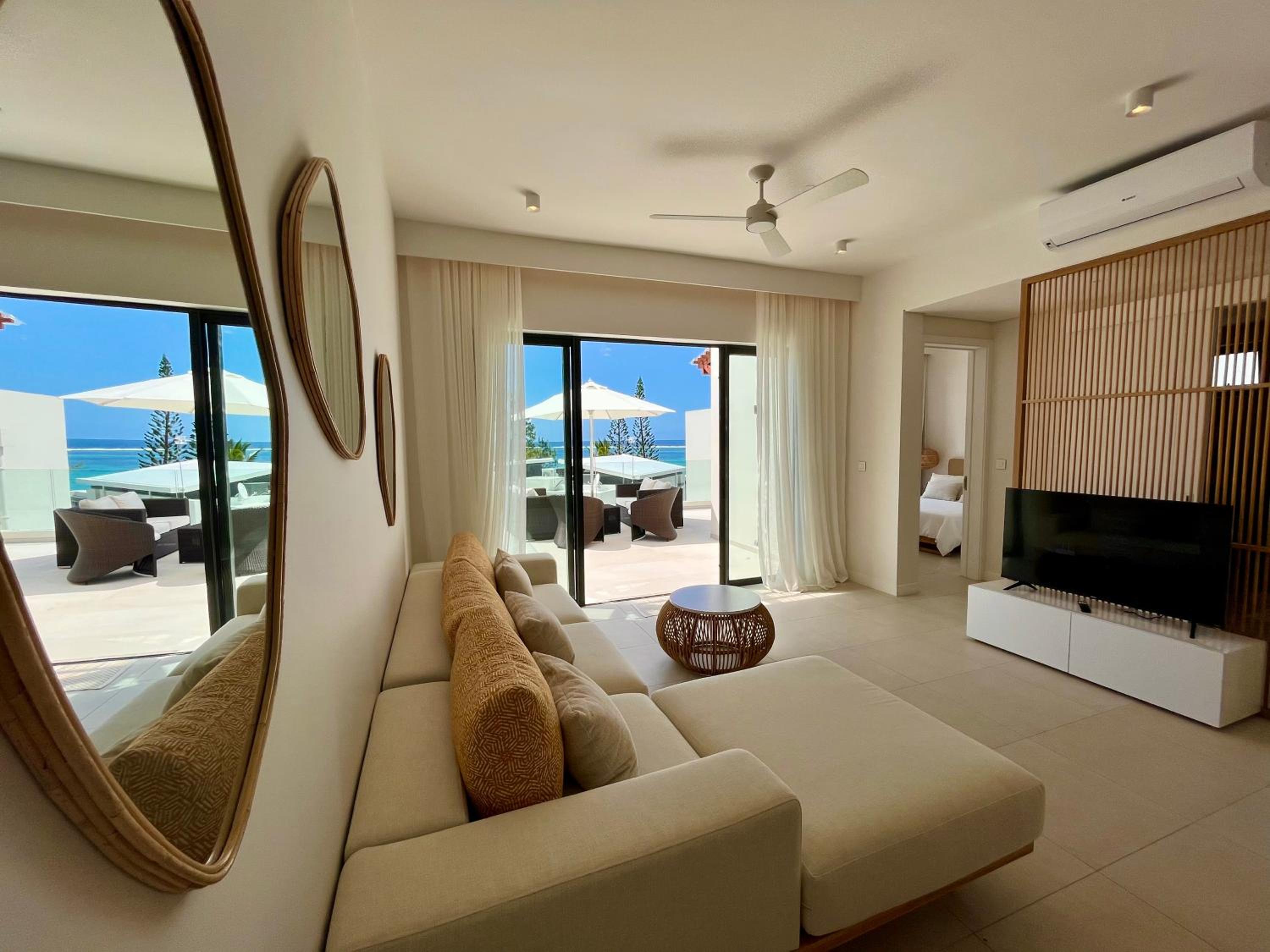 Hotel Exclusive beachfront penthouse - Image 1