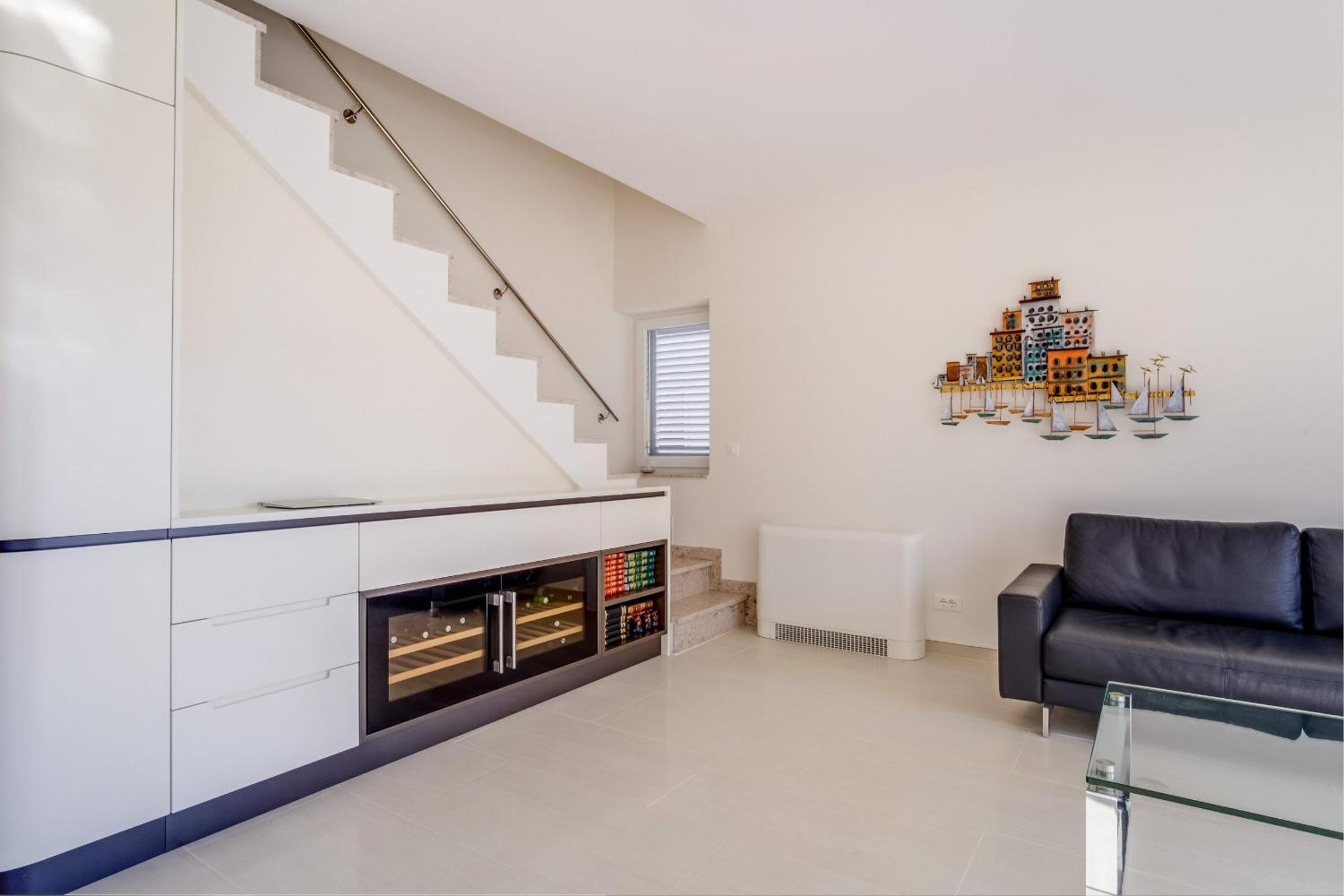 Brunohome - design apartment by the sea view 5
