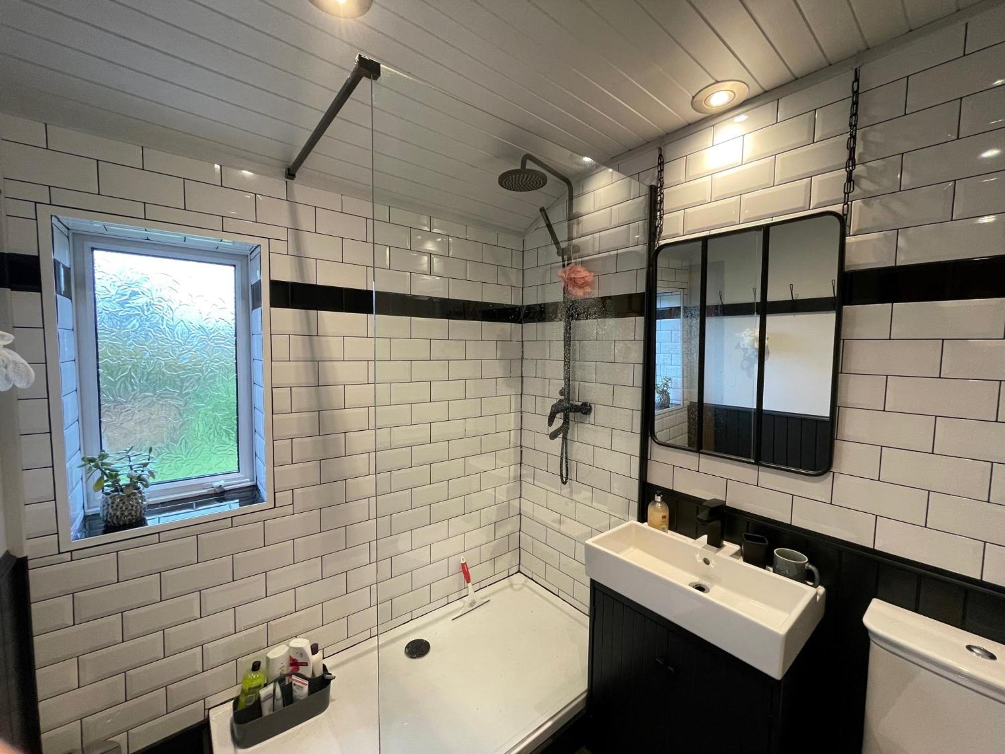 One bed cosy Highland cottage near Beauly view 3