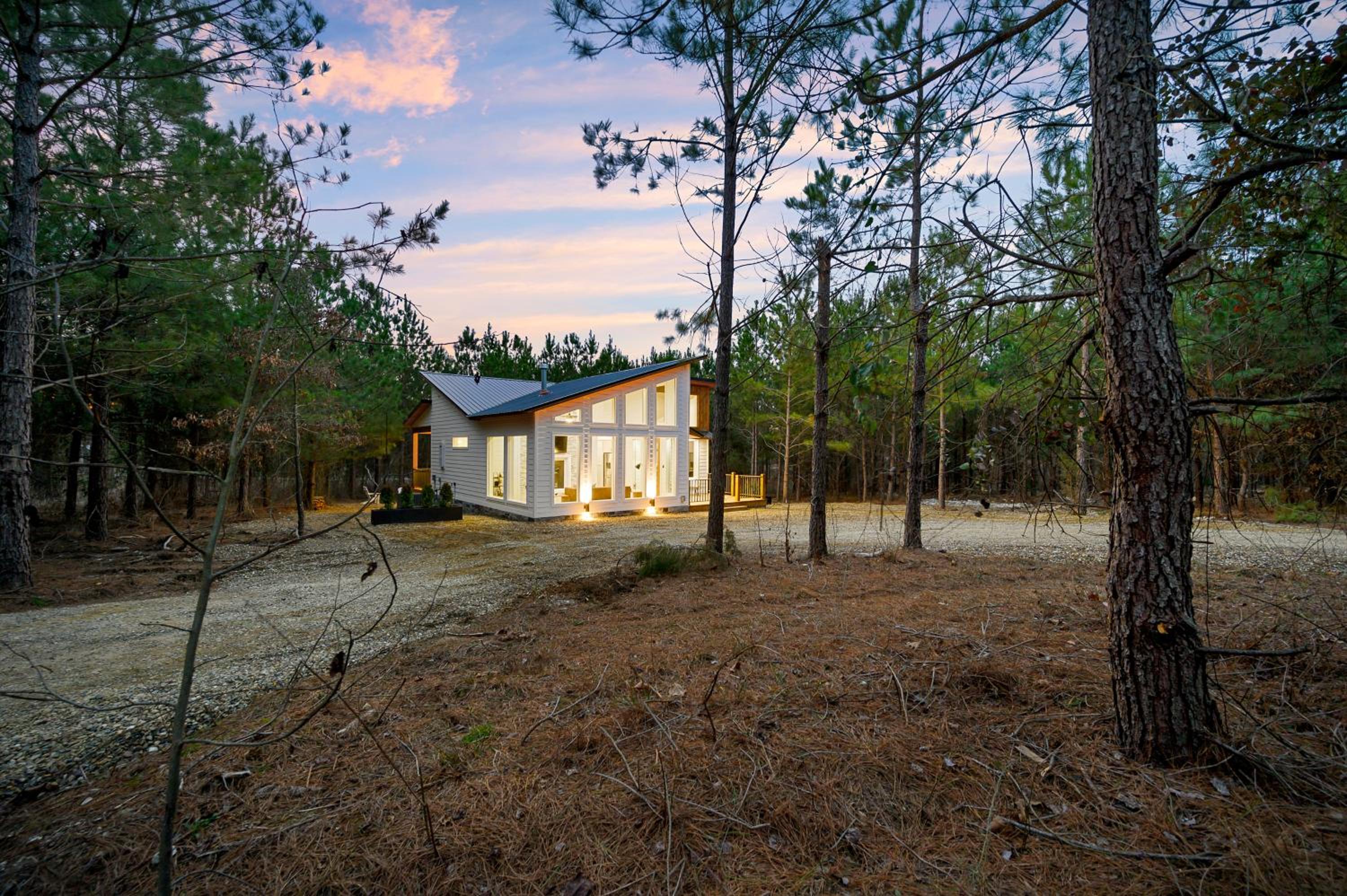 Sugar in the Pines - Luxury Honeymoon Cabin view 2
