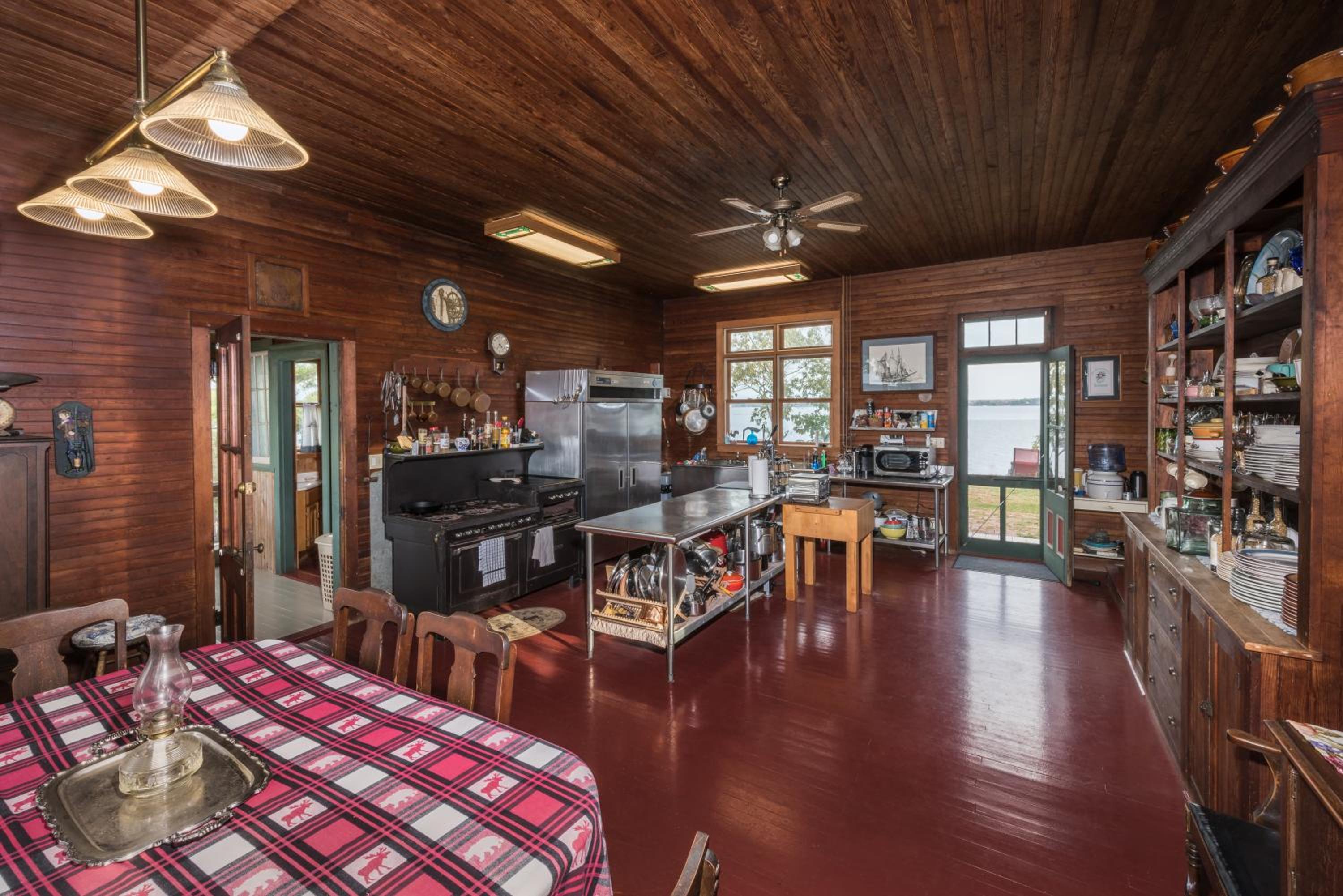 Whiskey River Cottages formerly Seaway Slips - Property Image 63