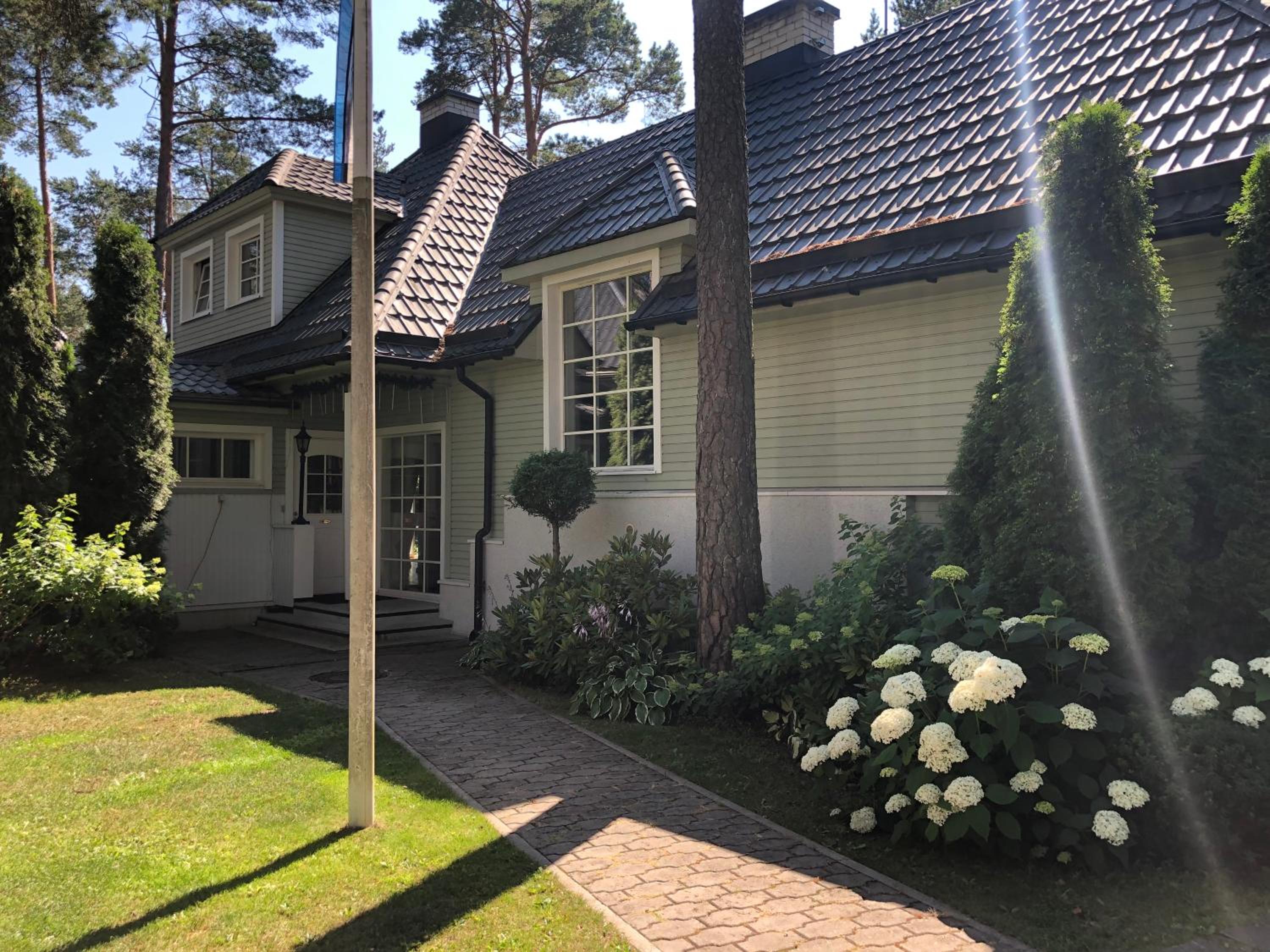 Villa Muusa with a cozy sauna, swimming pool and large beautiful garden