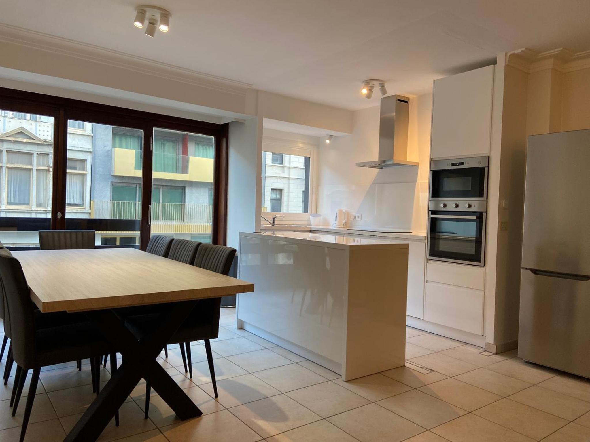 WeLoveOostende - Newly renovated large apartment 150m from the beach - Including bed sheets and final clea-ning