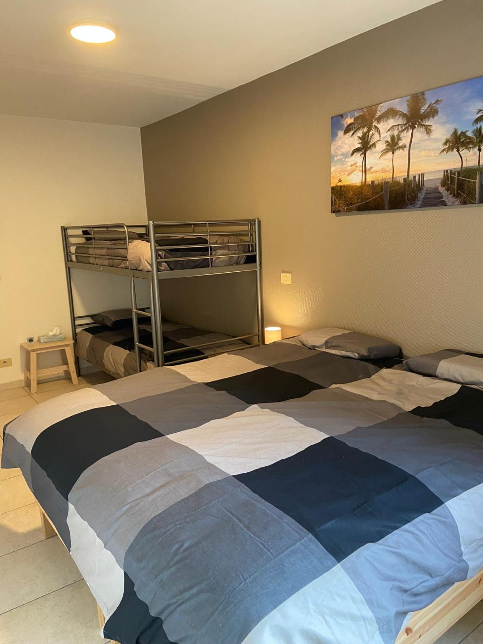 WeLoveOostende - Newly renovated large apartment 150m from the beach - Including bed sheets and final clea-ning