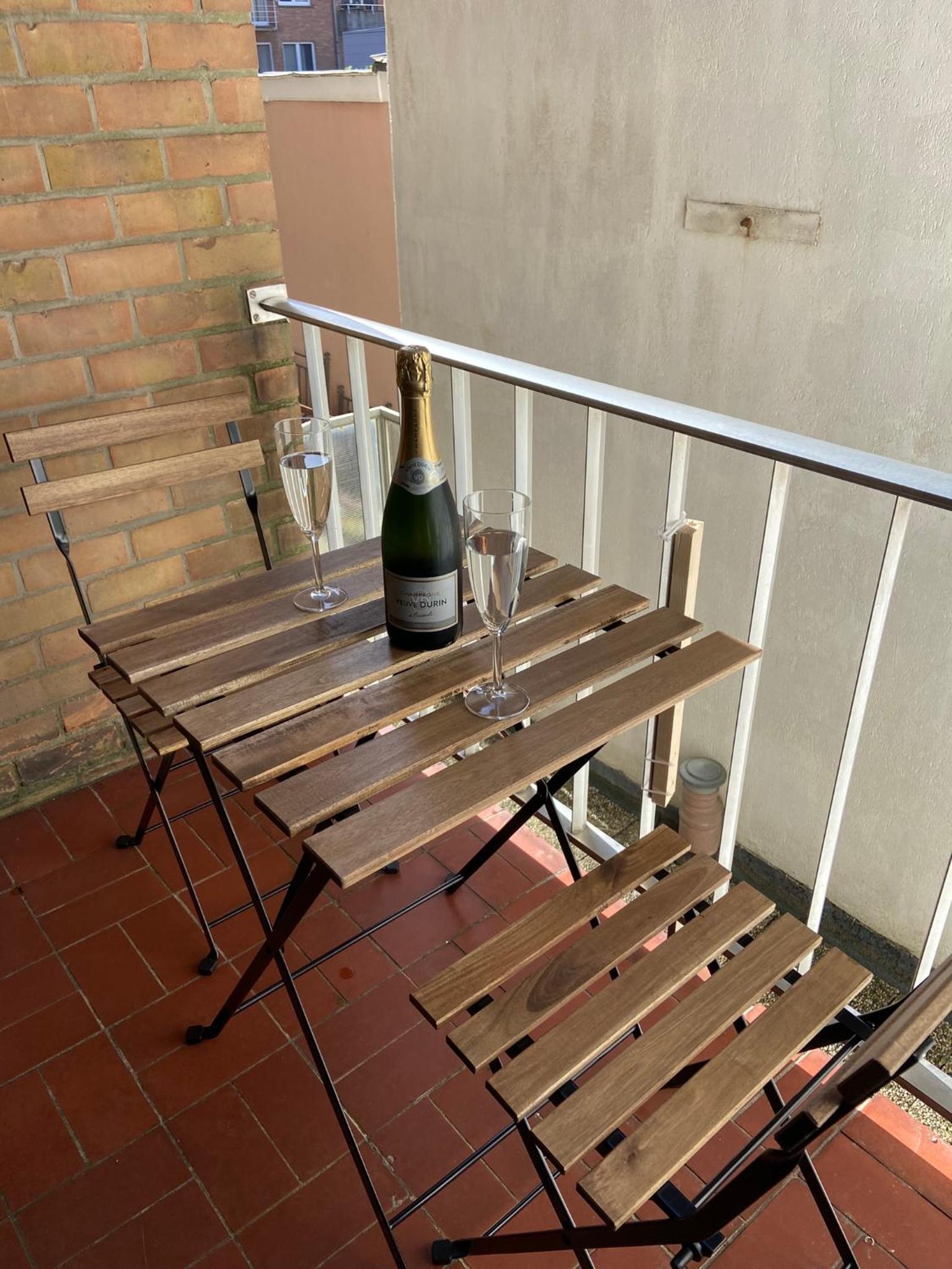 WeLoveOostende - Newly renovated large apartment 150m from the beach - Including bed sheets and final clea-ning
