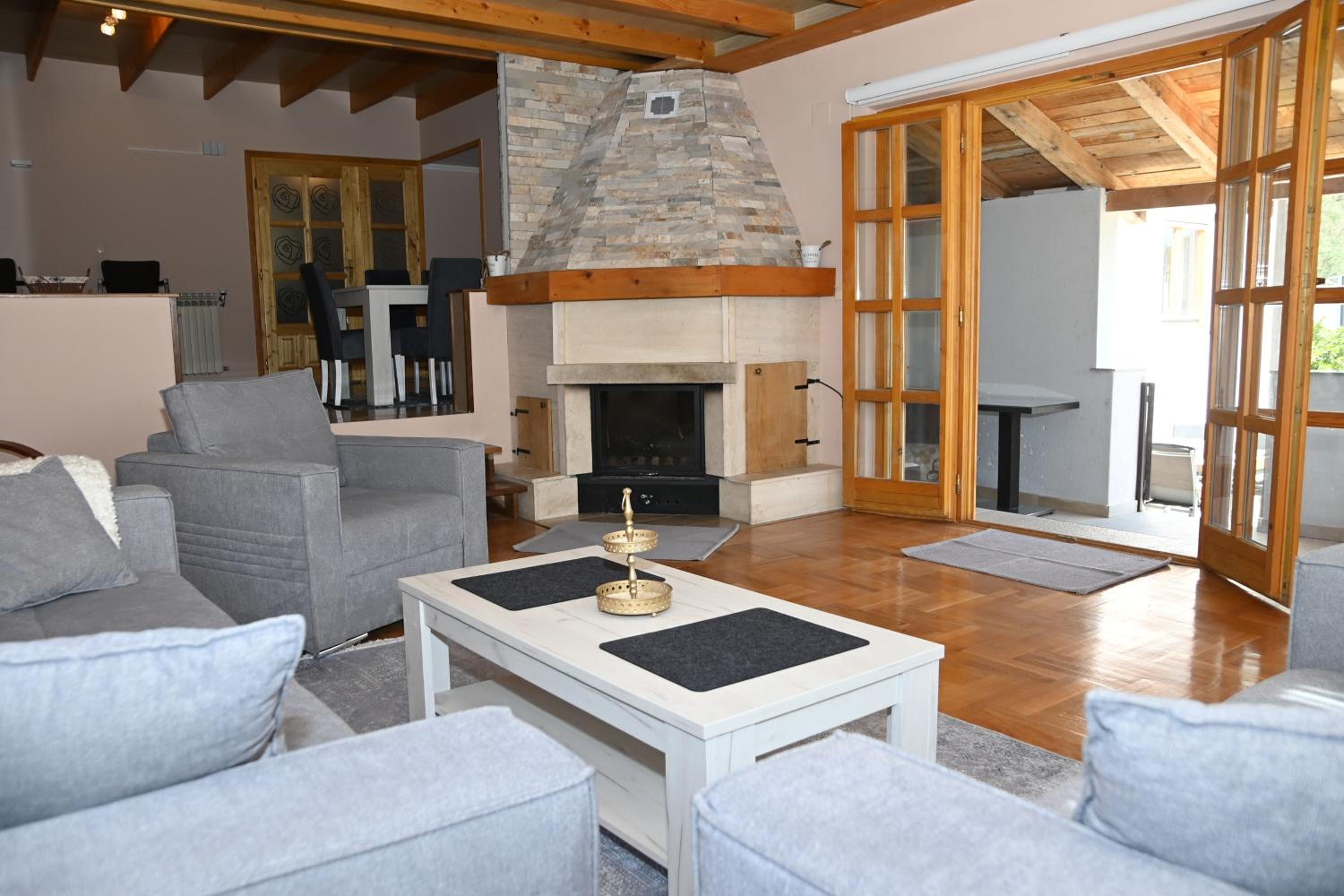 Villa Ella Tvrdos