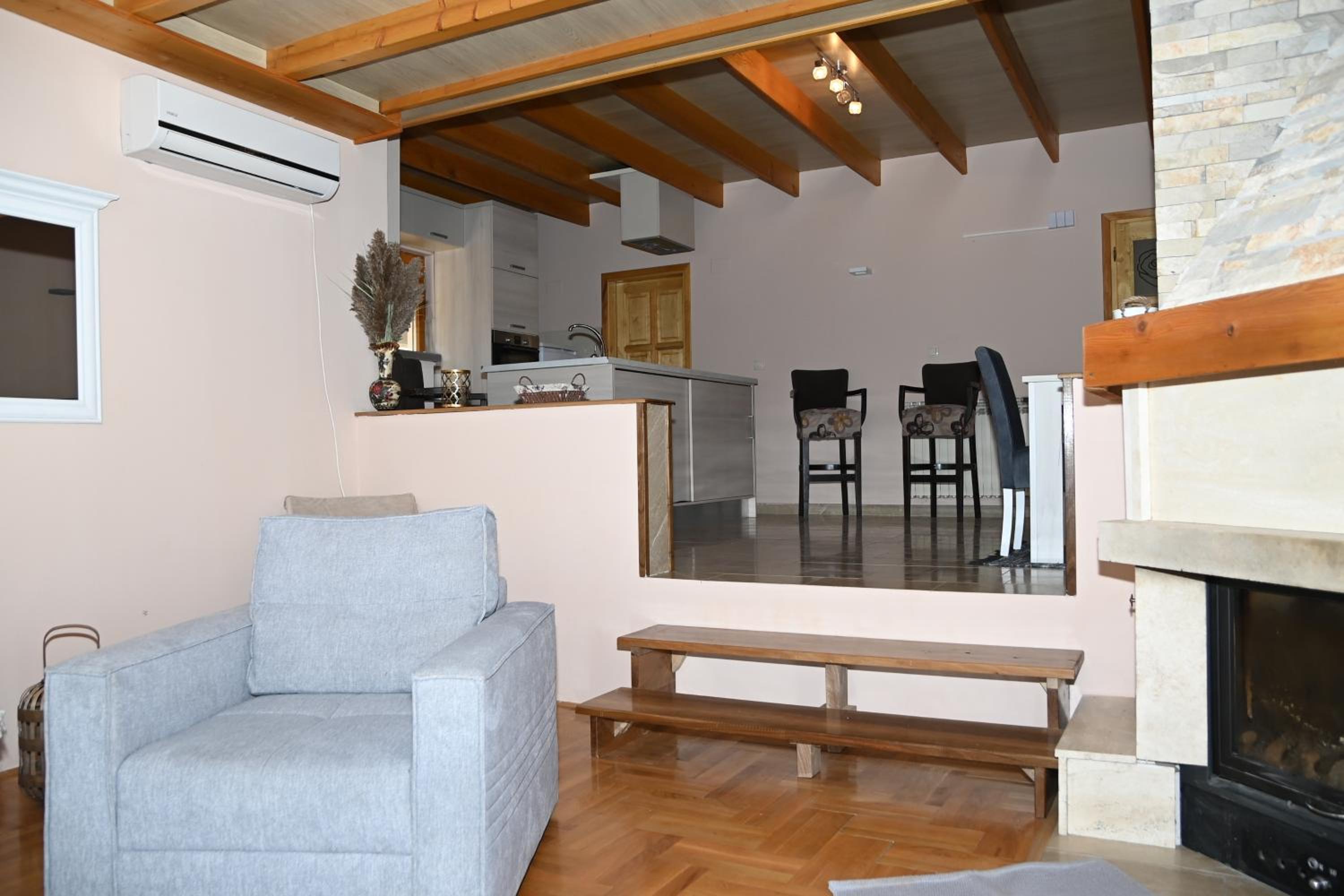 Villa Ella Tvrdos
