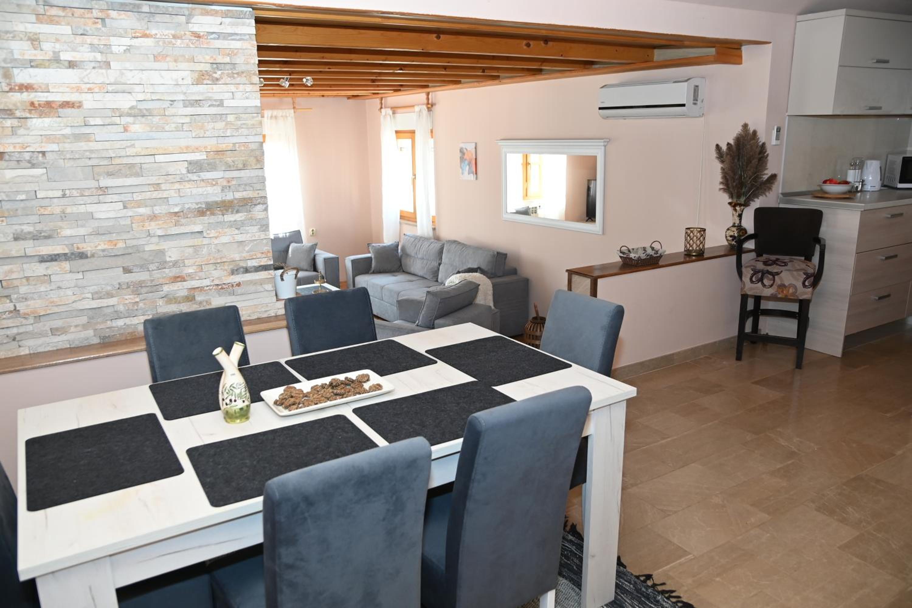 Villa Ella Tvrdos