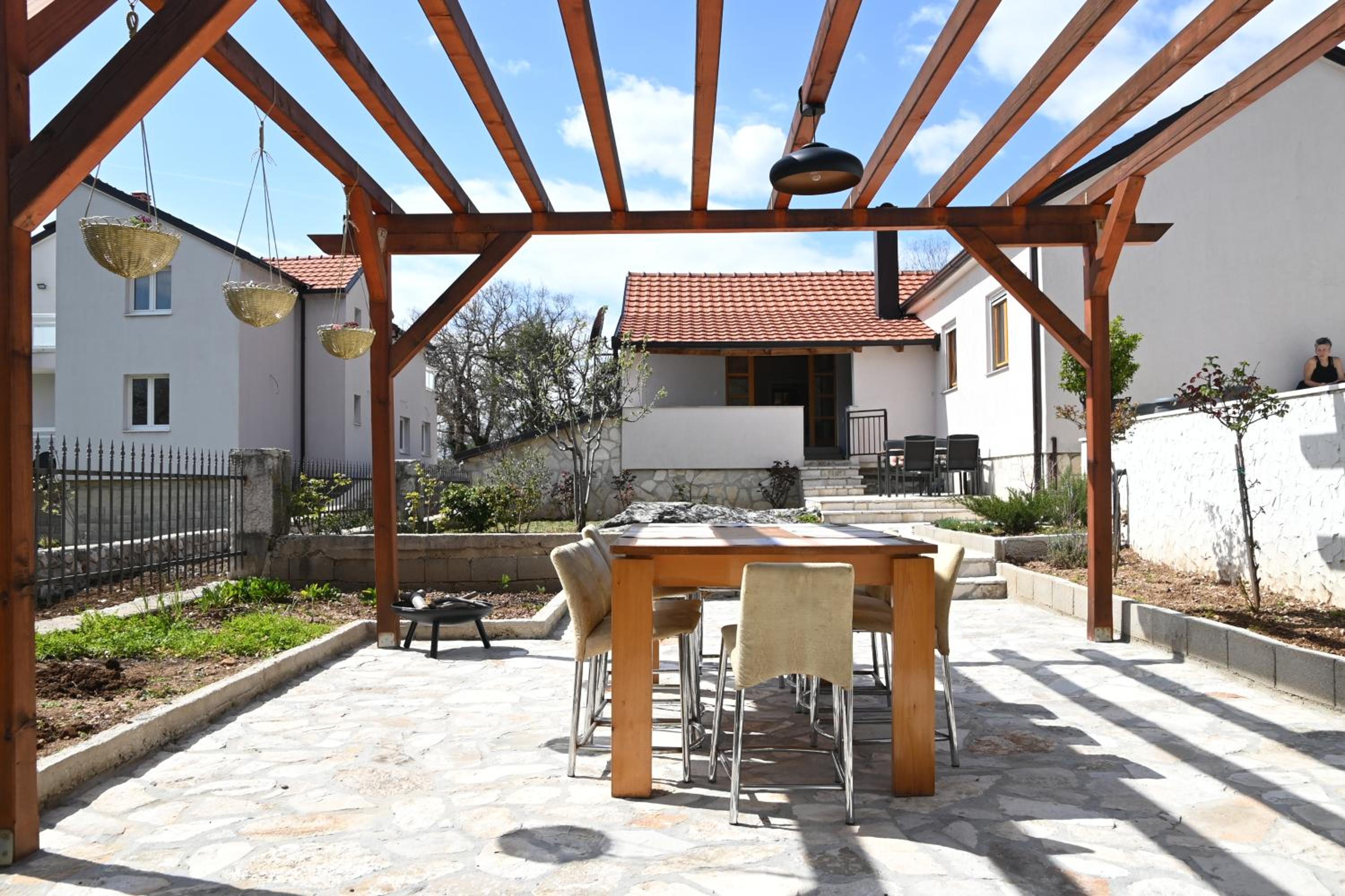 Villa Ella Tvrdos