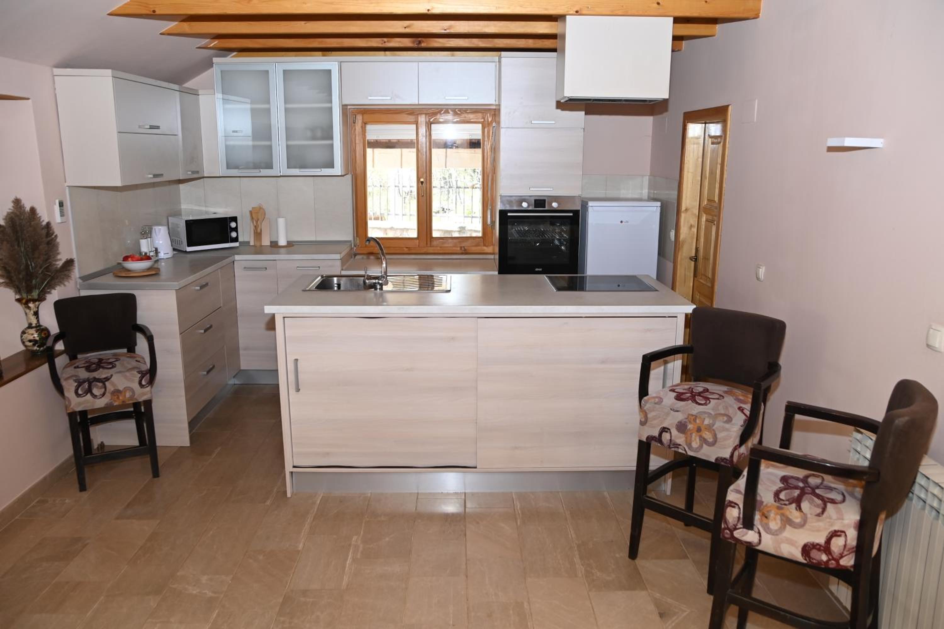 Villa Ella Tvrdos