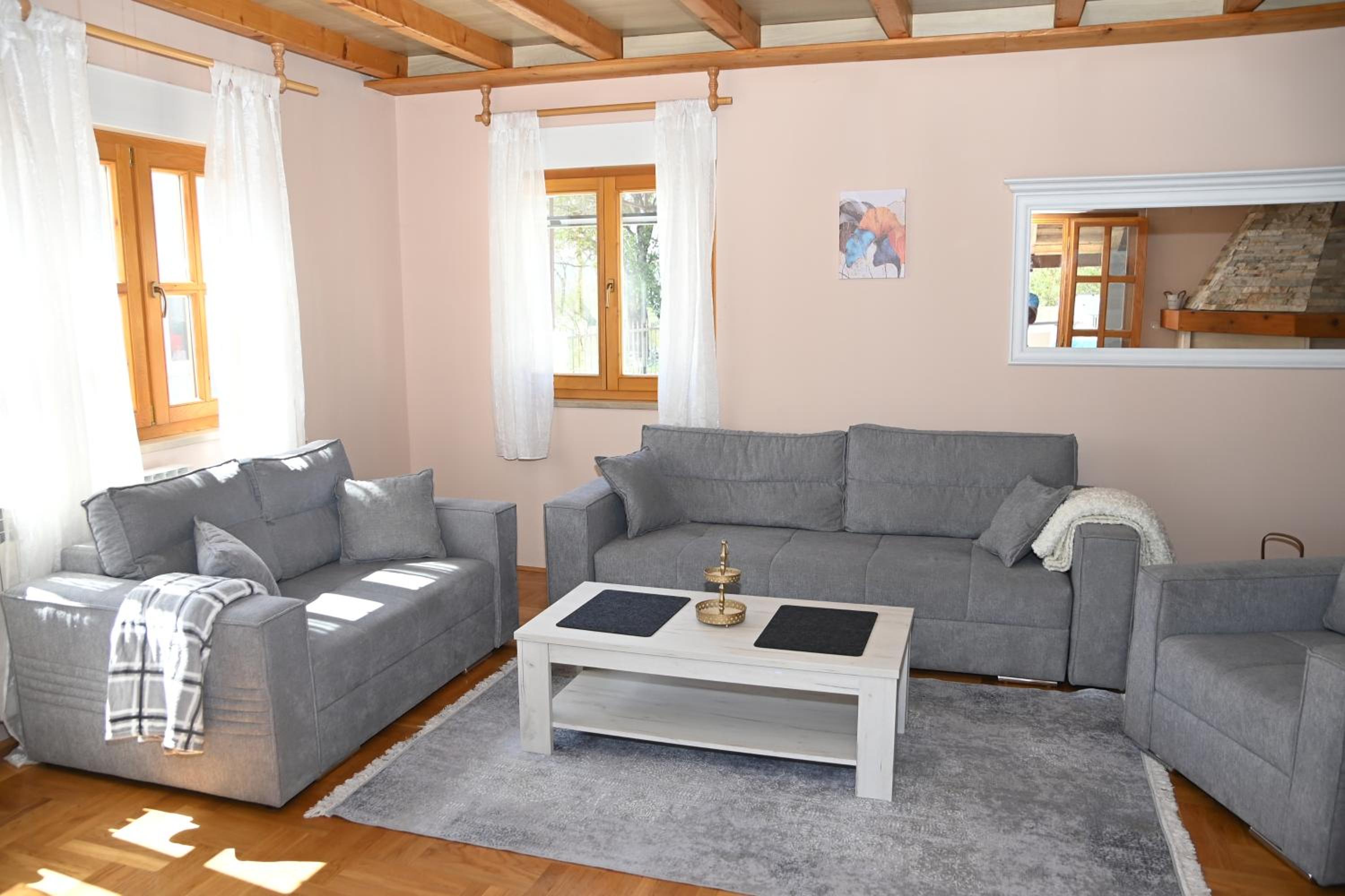 Villa Ella Tvrdos