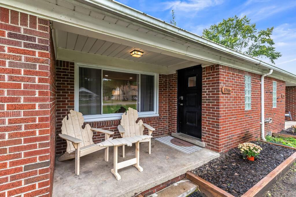 Detroit Vacations - New! Peaceful  Relaxing 2BR Flat, Top Location - Property Image 1