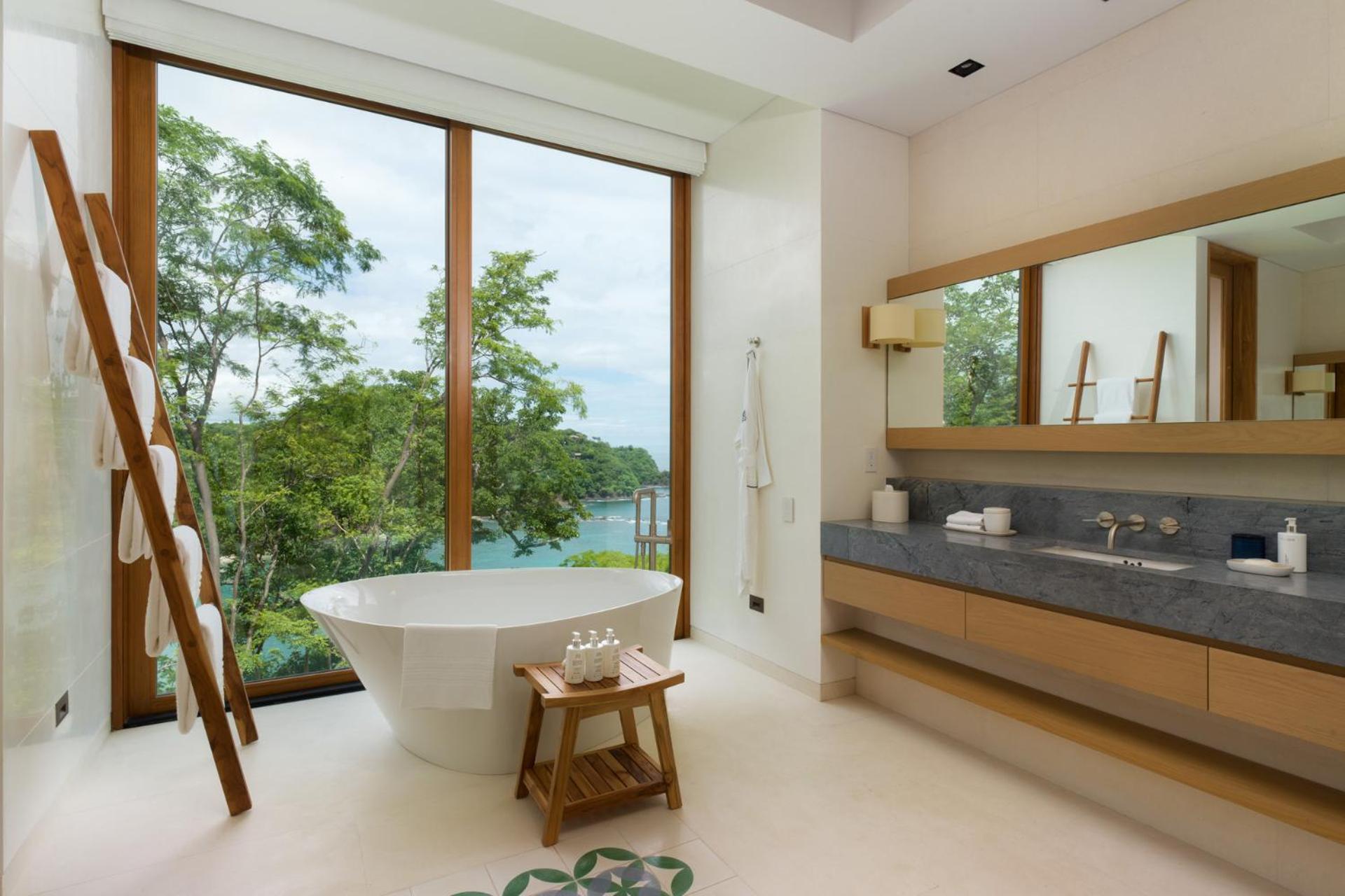 Four Seasons Resort Peninsula Papagayo, Costa Rica