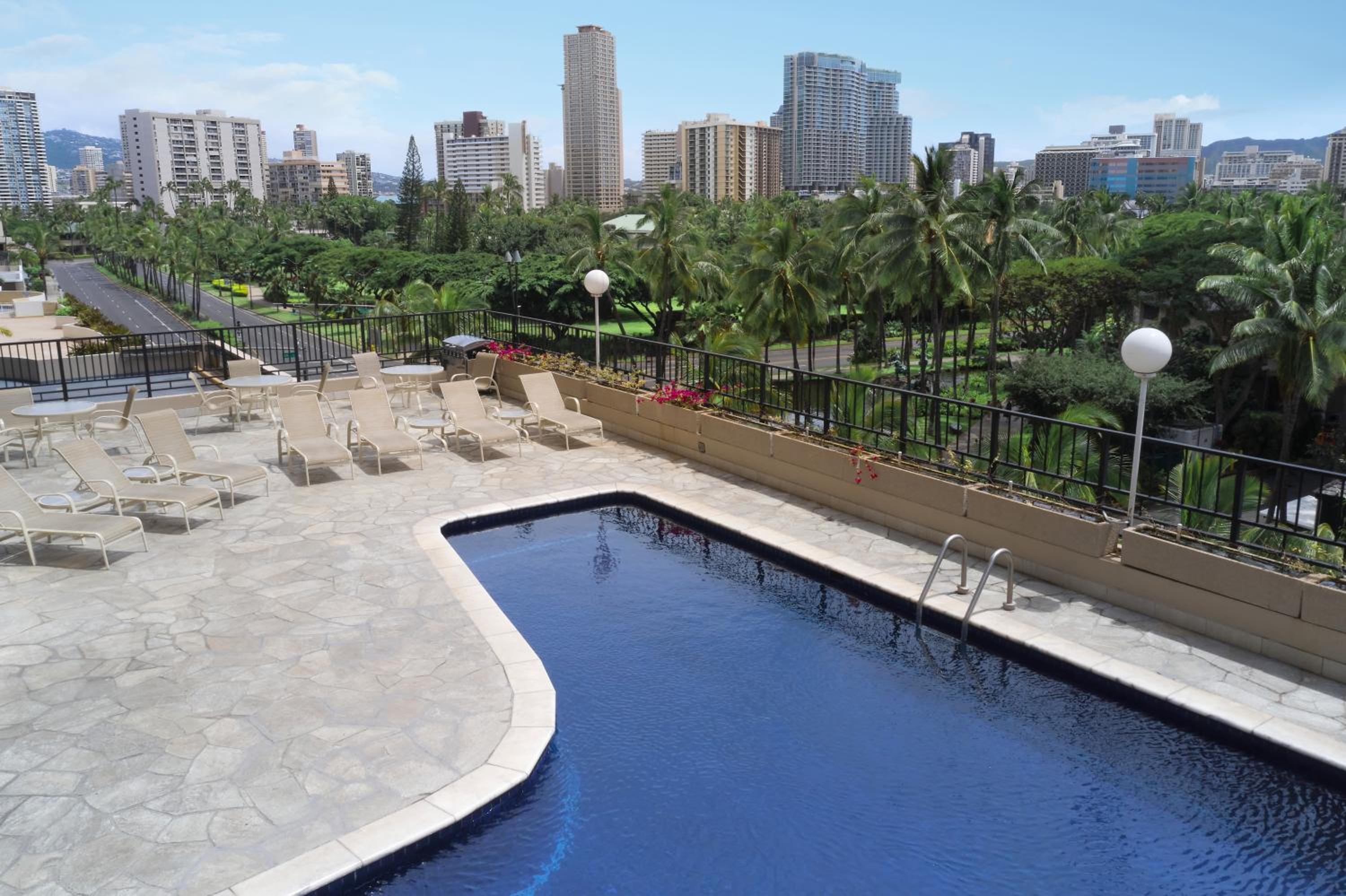 Aqua Palms Waikiki