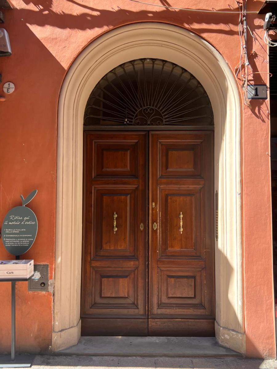 Hotel Piazza Maggiore Luxury Apartment - Image 1