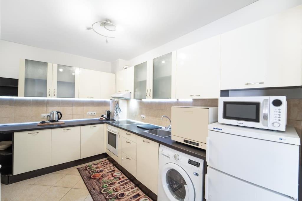 Sofia Center 1-Bedroom Flat Next to Mall of Sofia